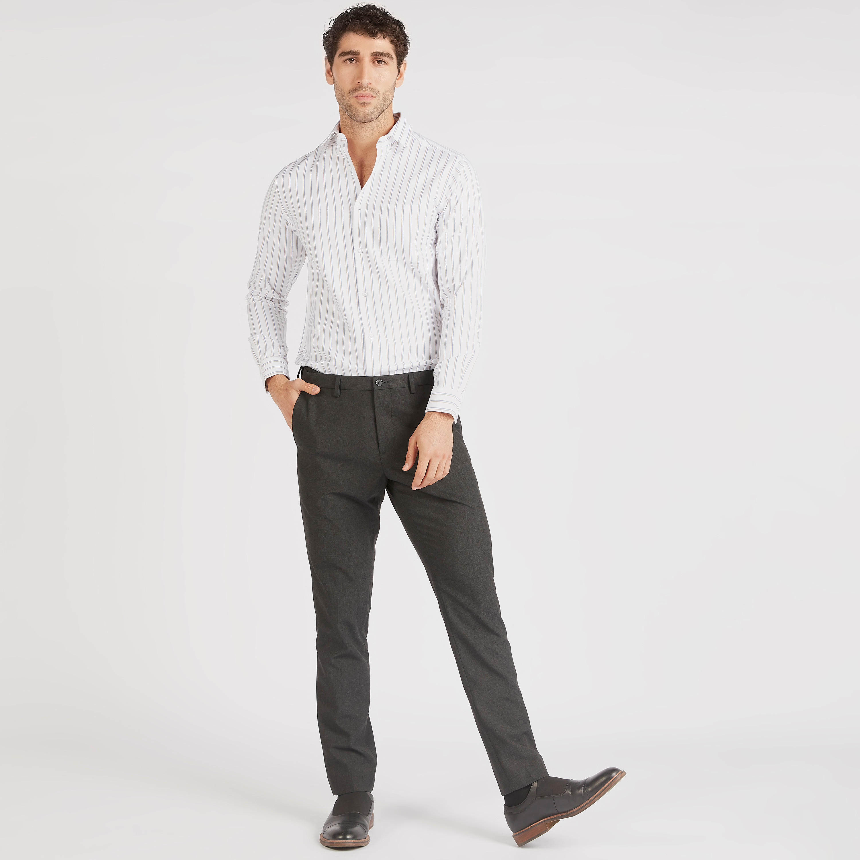 قميص مقلّم بأزرار وأكمام طويلة وجيوب-men-clothing-shirts-image-2