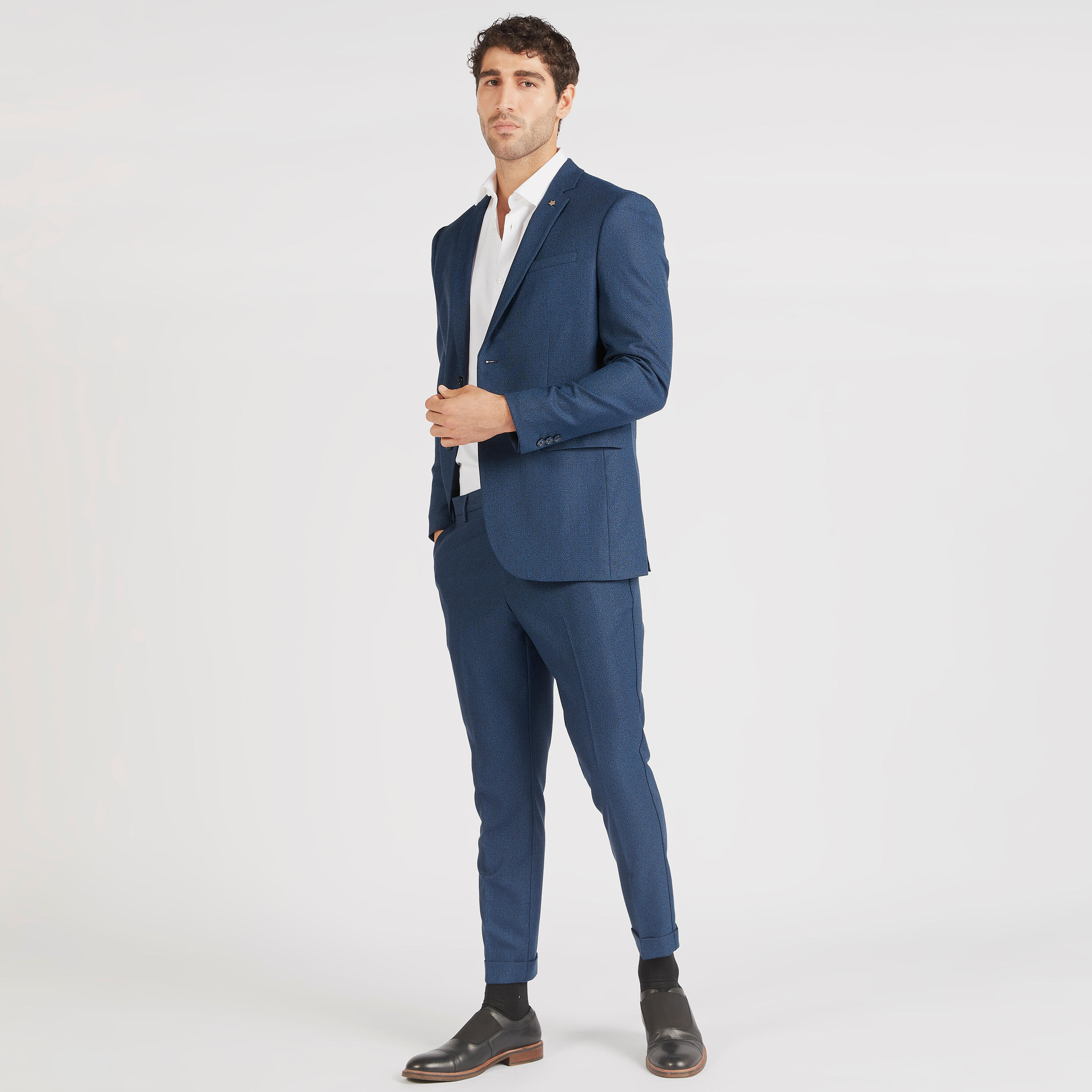قميص سادة بأزرار وأكمام طويلة وجيوب-men-clothing-shirts-image-2