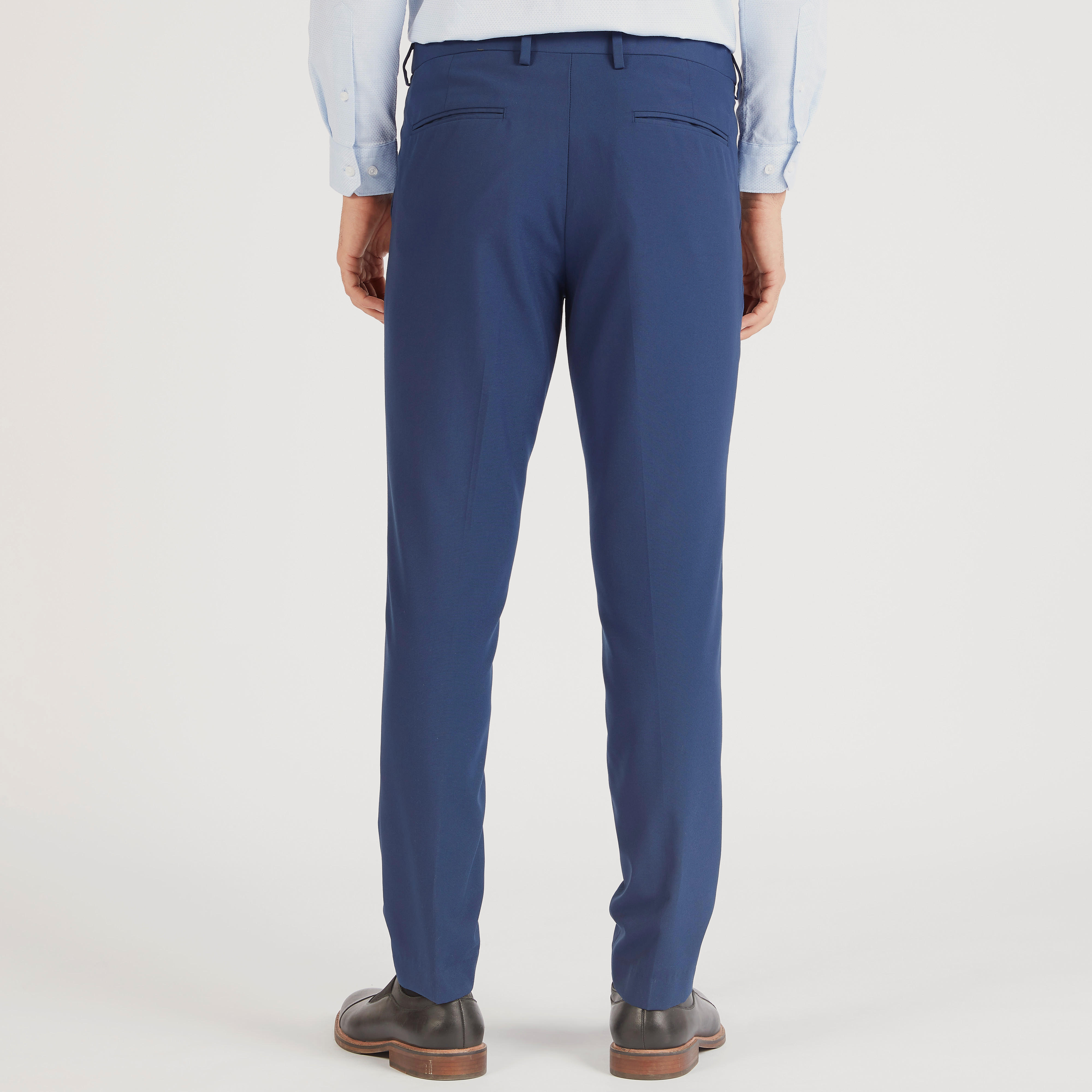 بنطلون سادة بخصر متوسّط الارتفاع وزر إغلاق وجيوب-men-clothing-bottoms-trousersandchinos-trousers-image-1