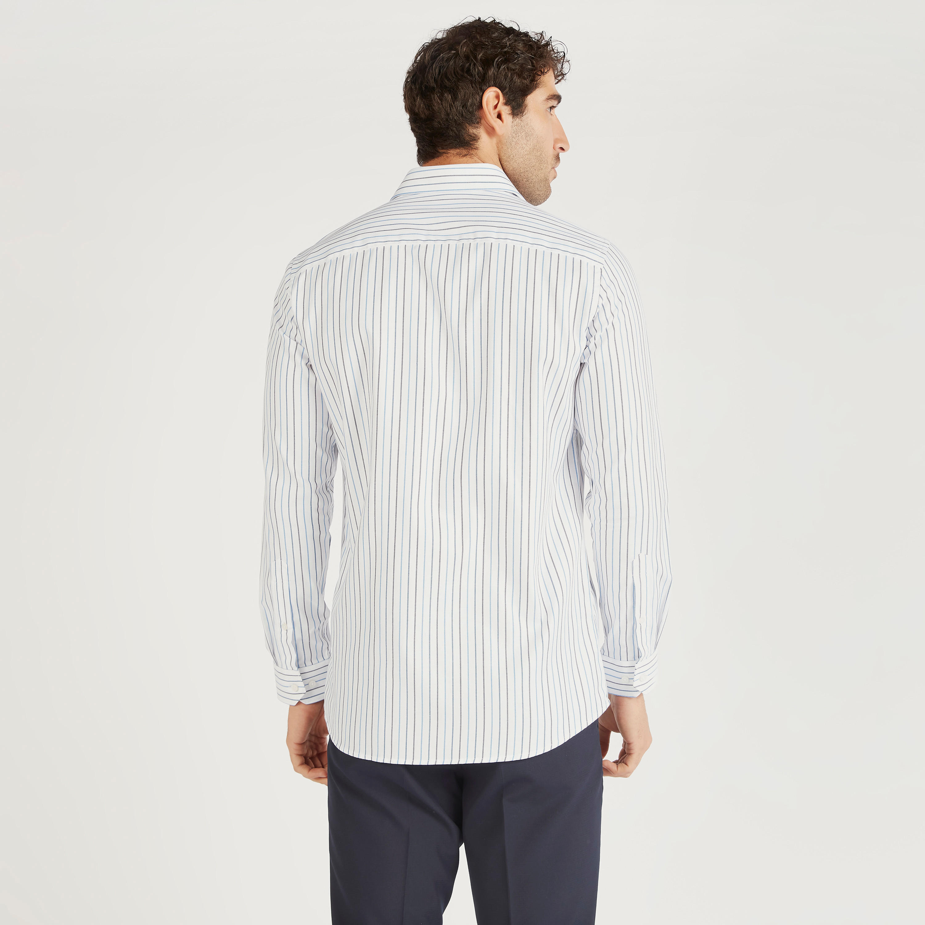 قميص مخطّط بقصّة سليم وأكمام طويلة وأزرار-men-clothing-shirts-image-4