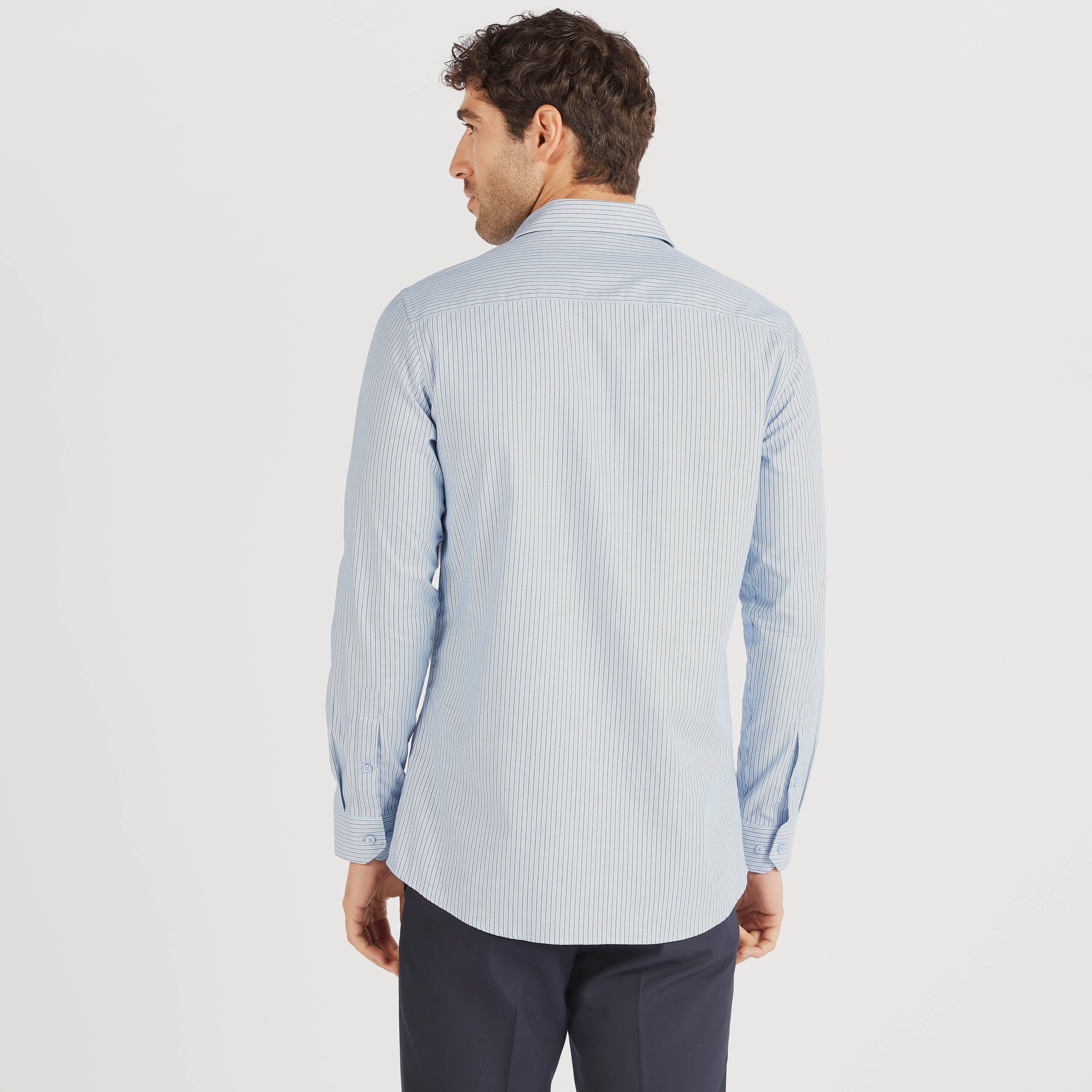 قميص مخطّط بقصّة سليم وأكمام طويلة وأزرار-men-clothing-shirts-image-4