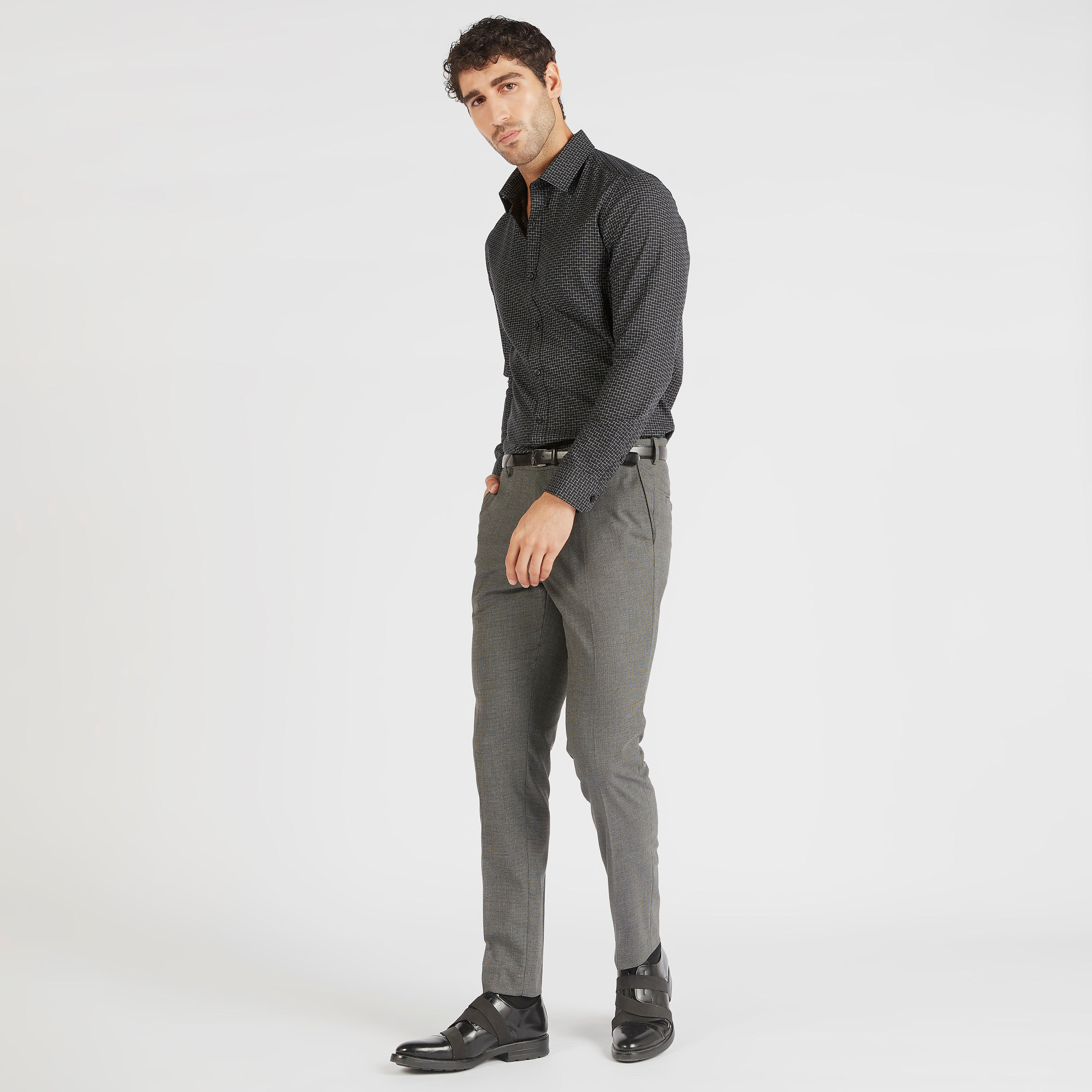 قميص بقصة سليم وأكمام طويلة وياقة عادية وطبعات-men-clothing-shirts-image-2