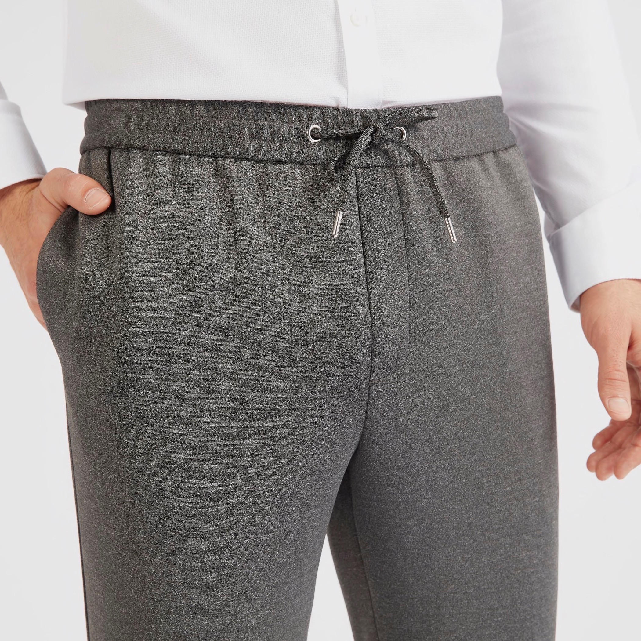بنطلون سادة بخصر متوسّط الارتفاع ورباط إغلاق وجيوب-men-clothing-bottoms-trousersandchinos-trousers-image-2