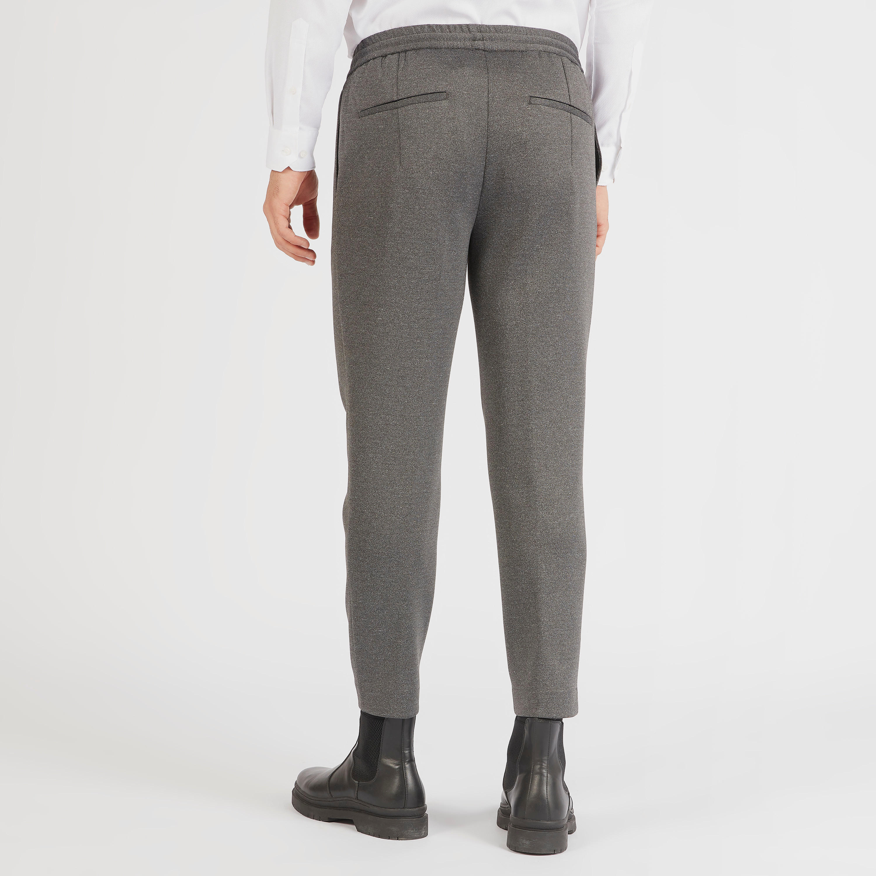 بنطلون سادة بخصر متوسّط الارتفاع ورباط إغلاق وجيوب-men-clothing-bottoms-trousersandchinos-trousers-image-1