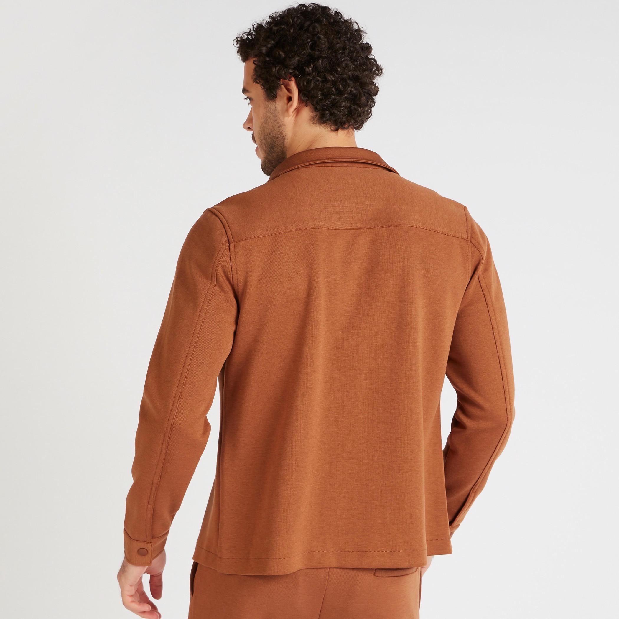 جاكيت خفيف سادة بأكمام طويلة وجيوب بطية وأزرار-men-clothing-jacketsandblazers-jackets-image-4