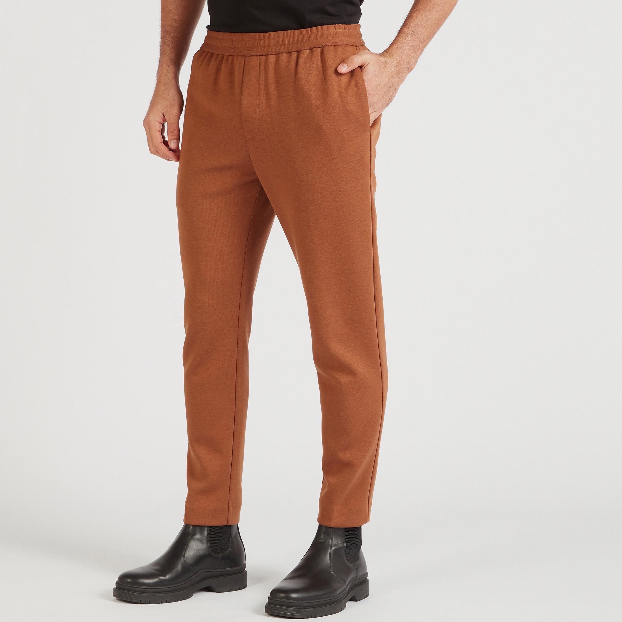 بنطلون سادة بقصّة سليم وخصر مطّاطي-men-clothing-bottoms-trousersandchinos-trousers-image-4