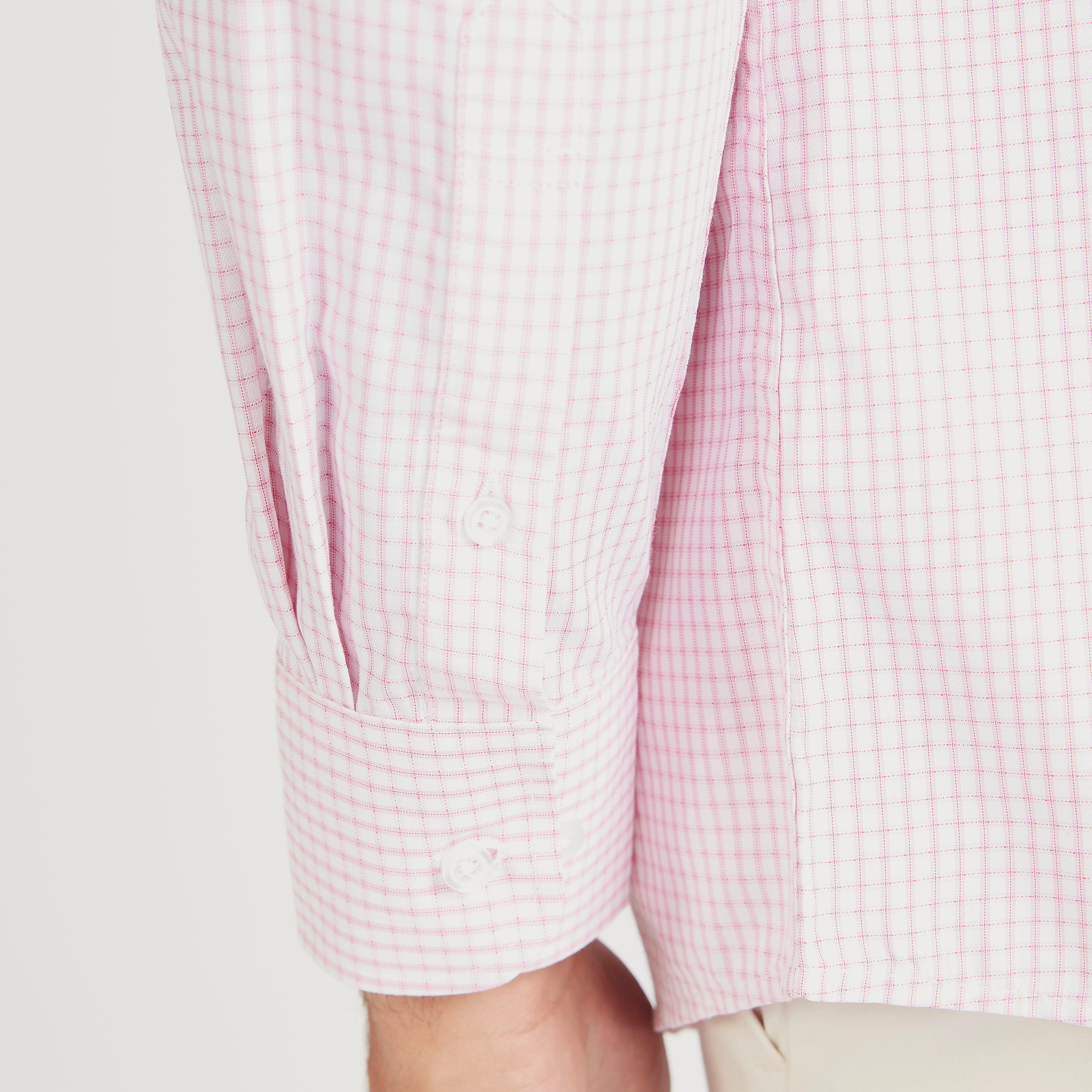قميص كاروهات بزر سفلي وأكمام طويلة وجيب على الصدر-men-clothing-shirts-image-4