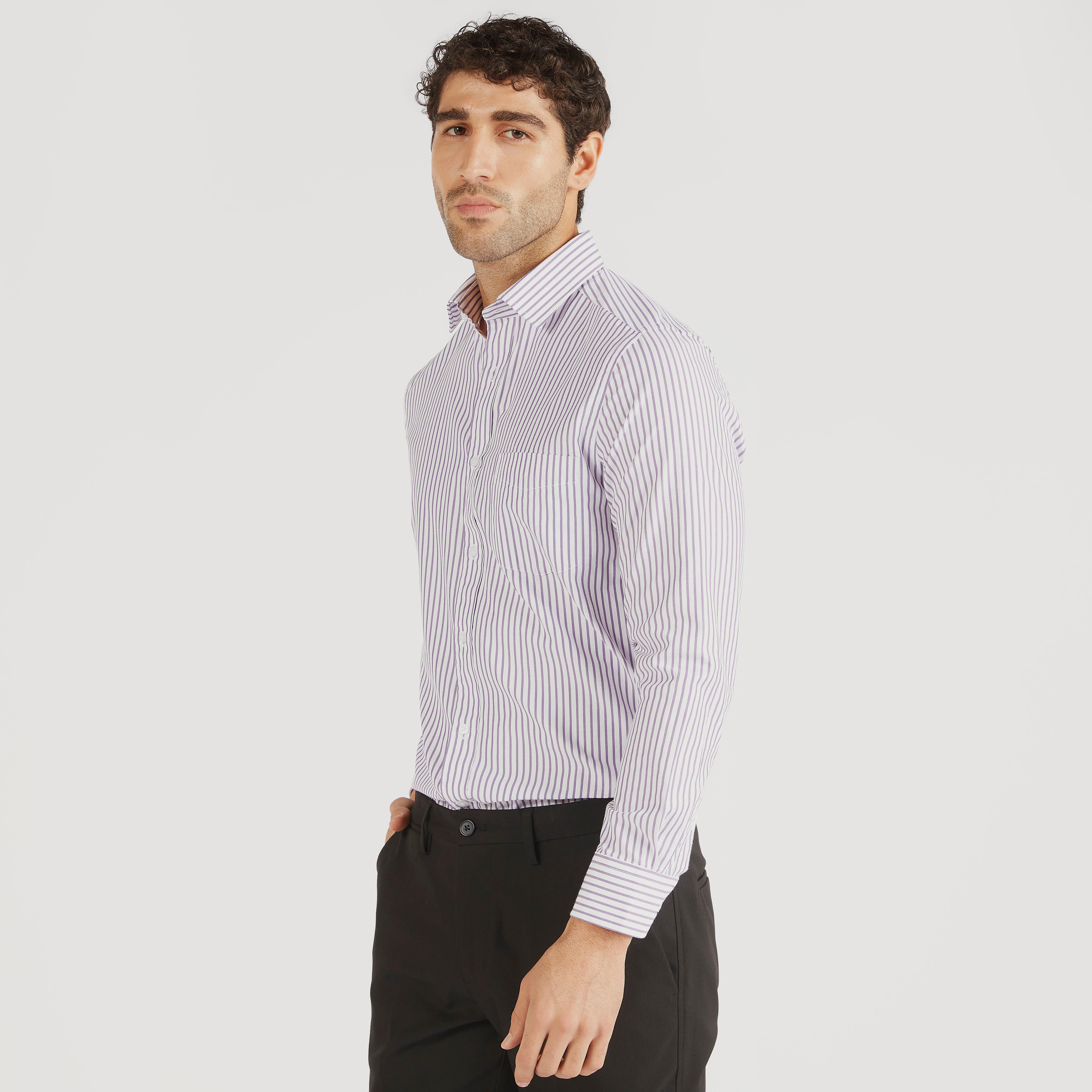 قميص مقلم بياقة عادية وأكمام طويلة وجيب على الصدر-men-clothing-shirts-image-1