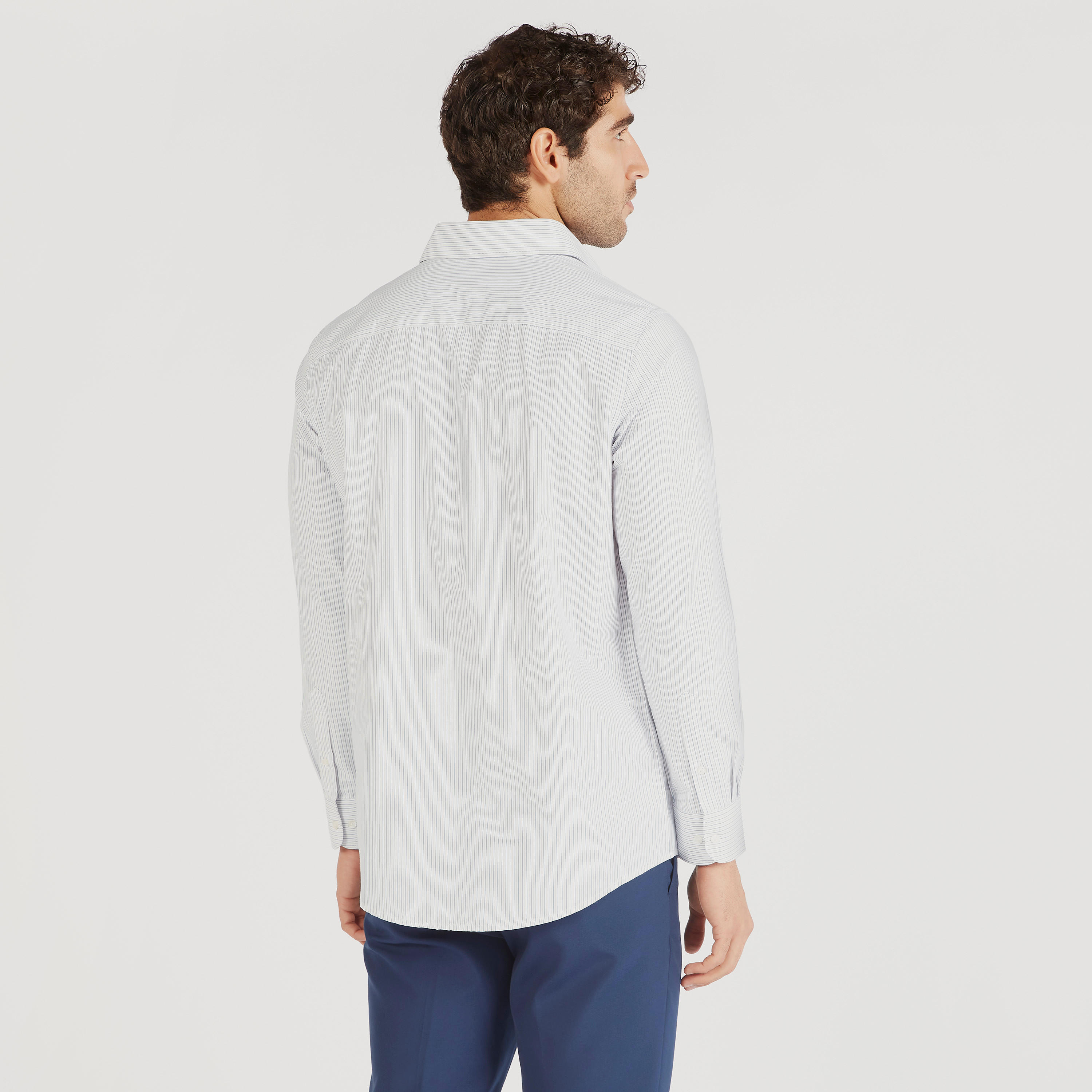 قميص رسمي مقلم بزر إغلاق وأكمام طويلة وجيب على الصدر-men-clothing-shirts-image-4