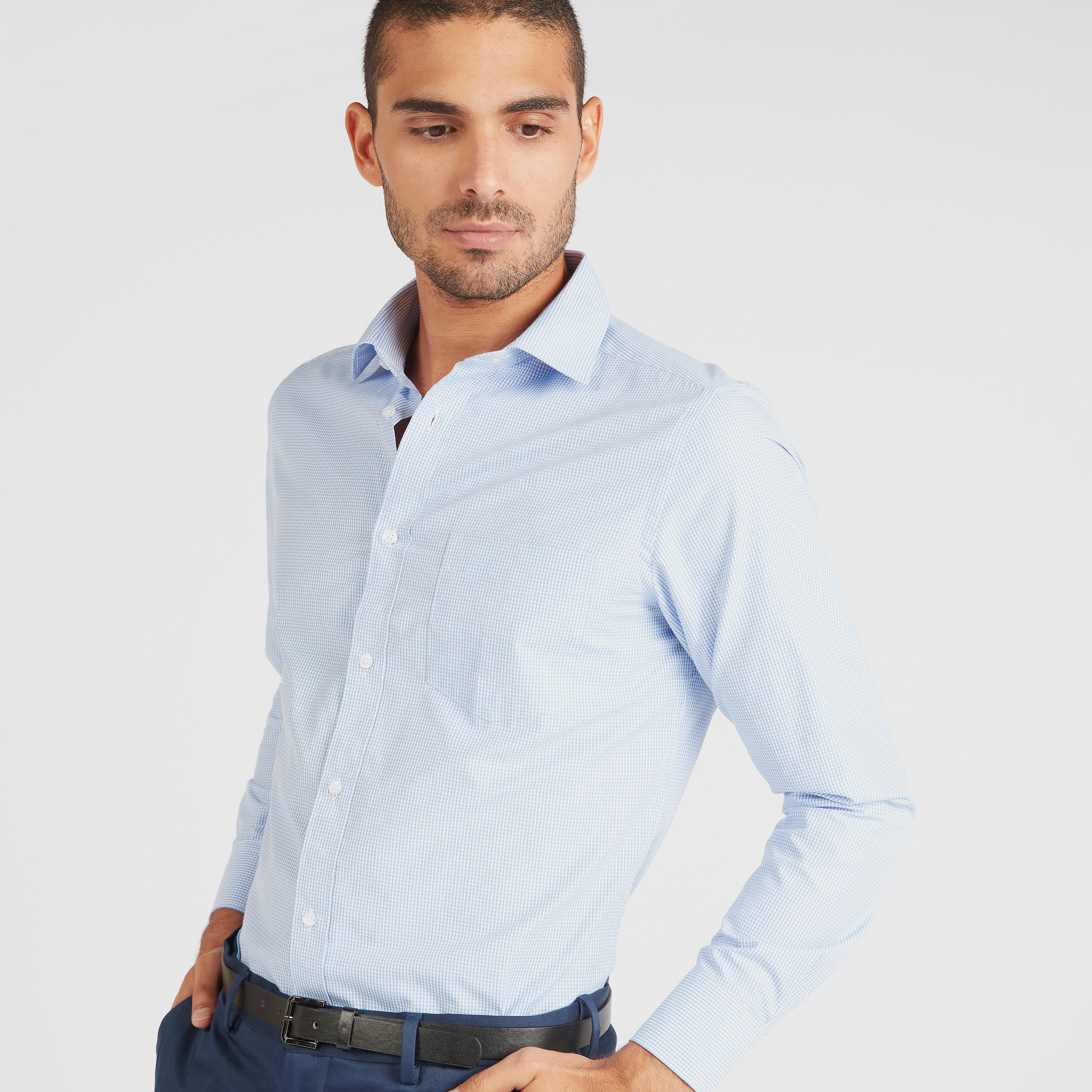 قميص كاروهات بزر سفلي وأكمام طويلة وجيب على الصدر-men-clothing-shirts-image-1