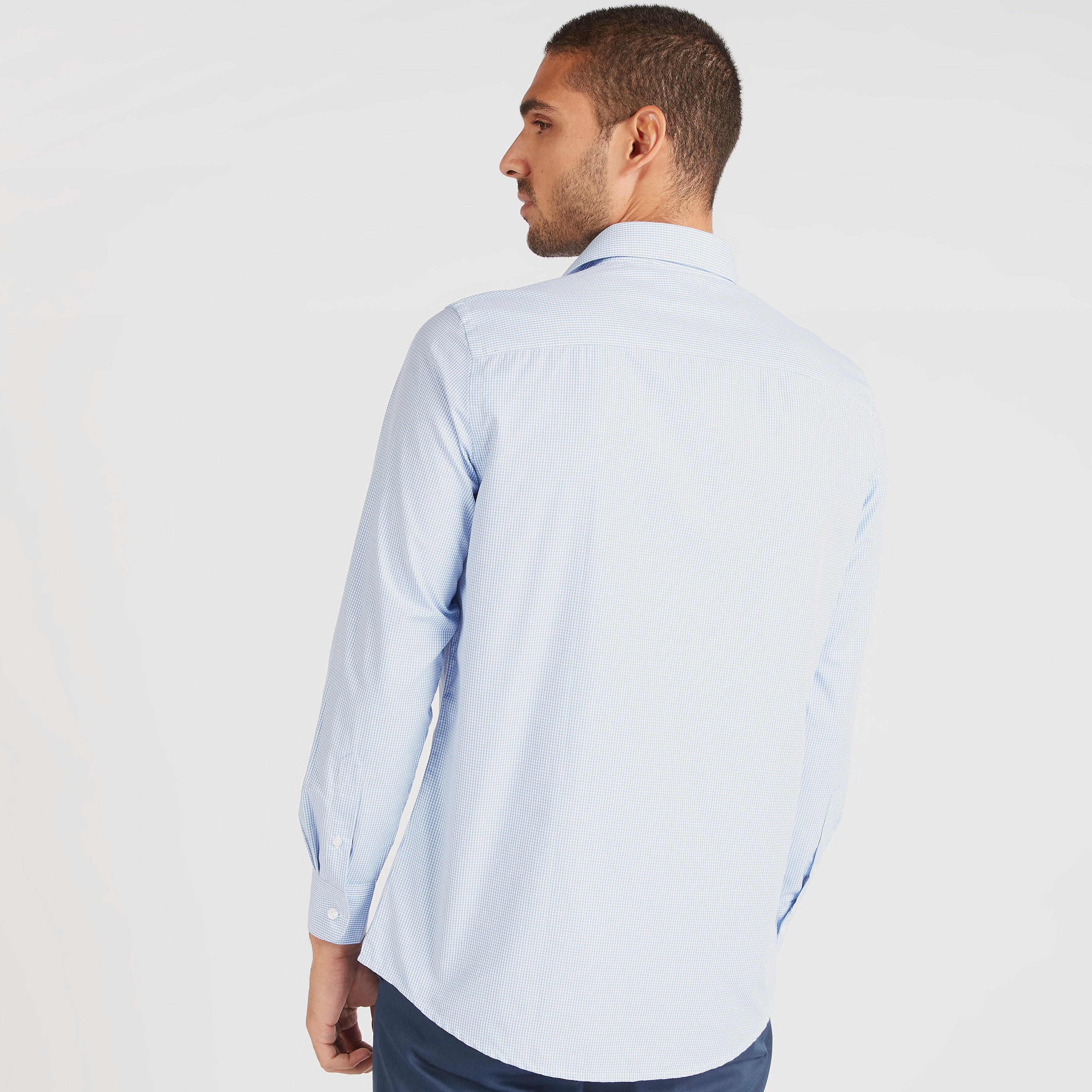 قميص كاروهات بزر سفلي وأكمام طويلة وجيب على الصدر-men-clothing-shirts-image-4