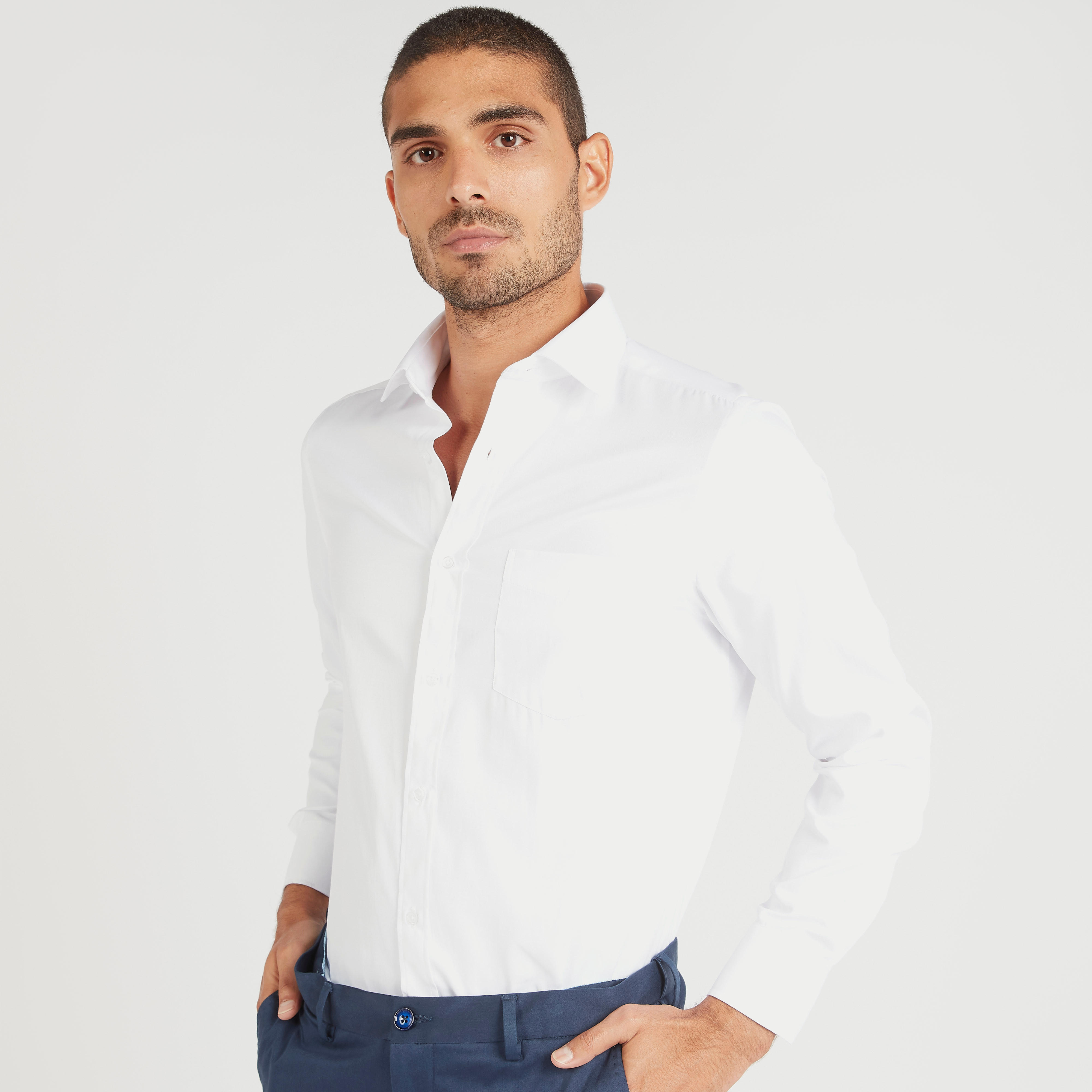 قميص رسمي سادة بأكمام طويلة وجيب على الصدر-men-clothing-shirts-image-1