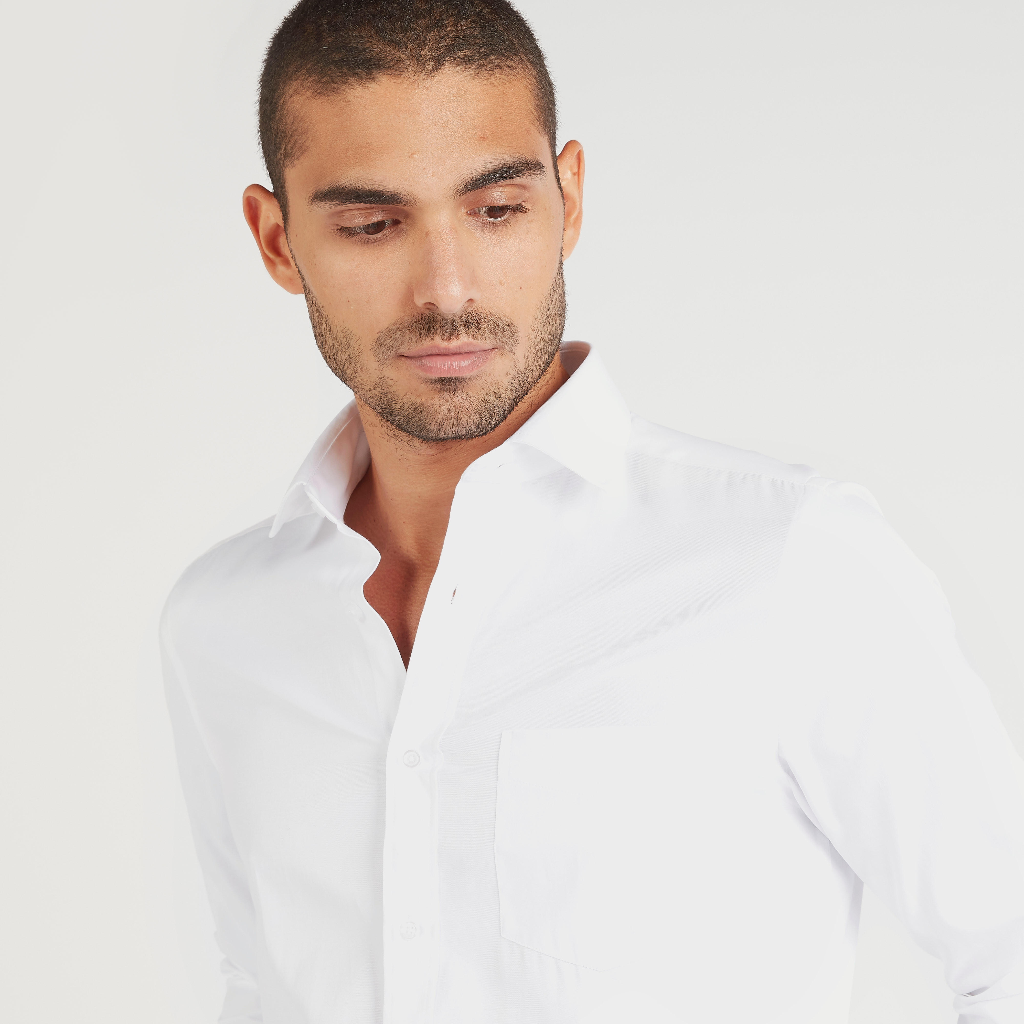 قميص رسمي سادة بأكمام طويلة وجيب على الصدر-men-clothing-shirts-image-3