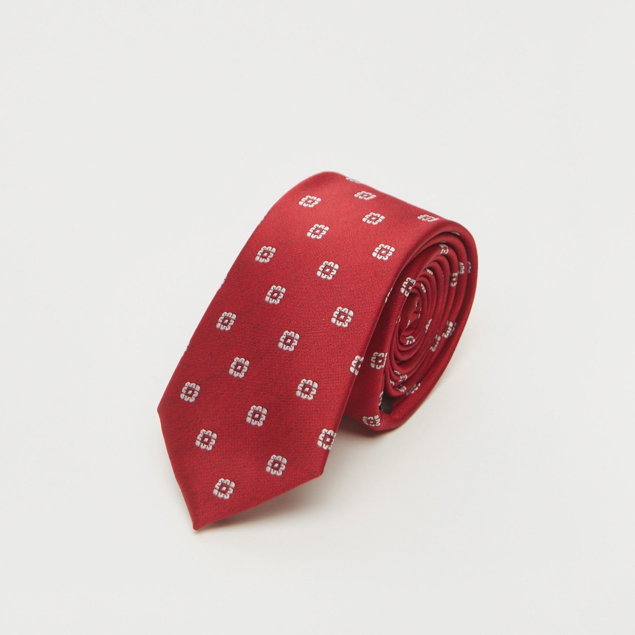 ربطة عنق بقصّة عادية وطبعات-men-tiesandcufflinks-pocketsquares-image-2
