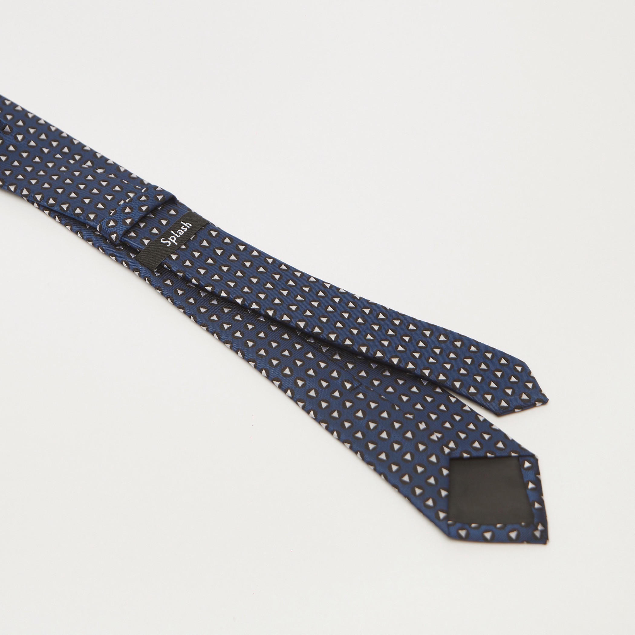 ربطة عنق بقصّة سليم وحلقة تثبيت وطبعات-men-tiesandcufflinks-pocketsquares-image-1