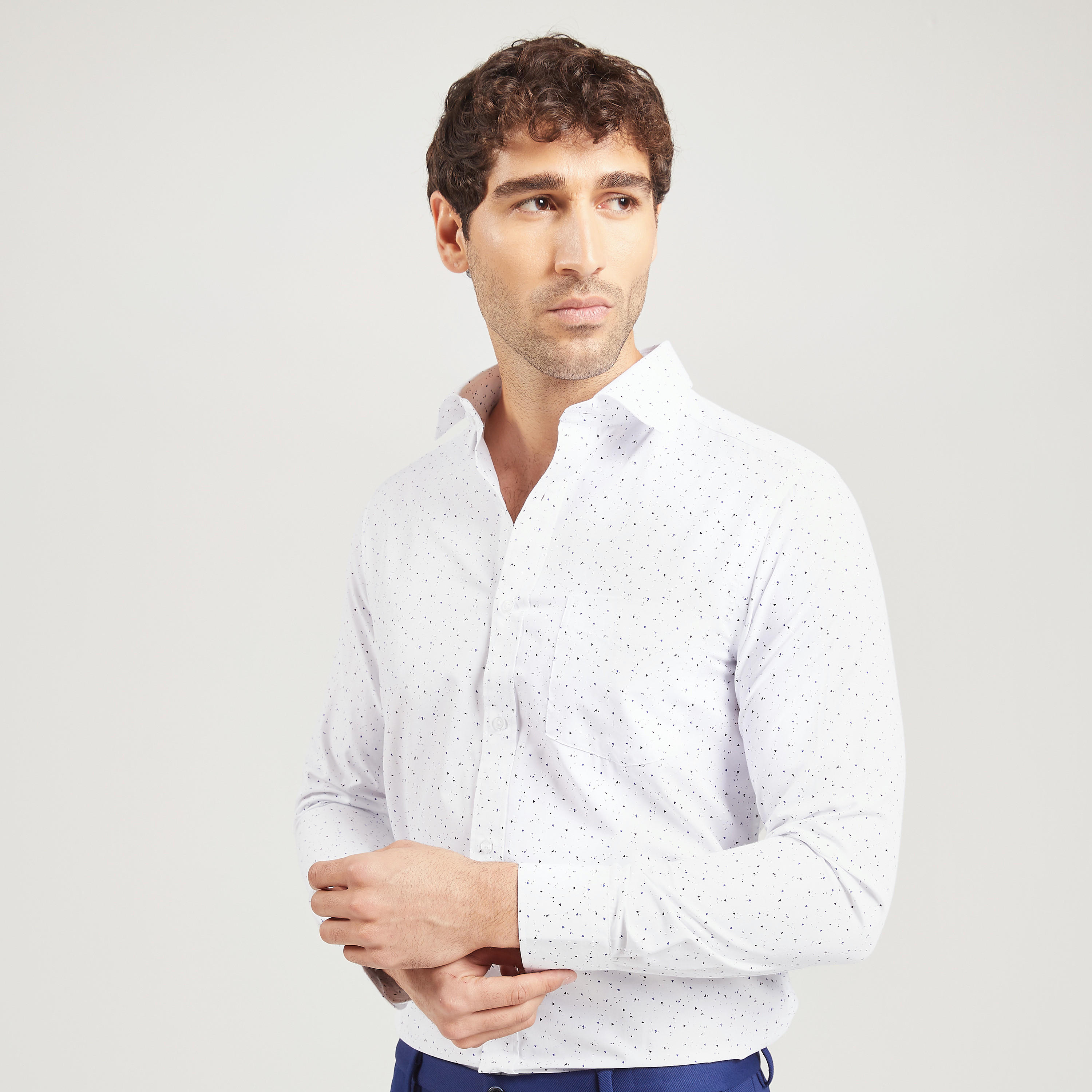 قميص رسمي بأكمام طويلة وجيب على الصدر وطبعات-men-clothing-shirts-image-1