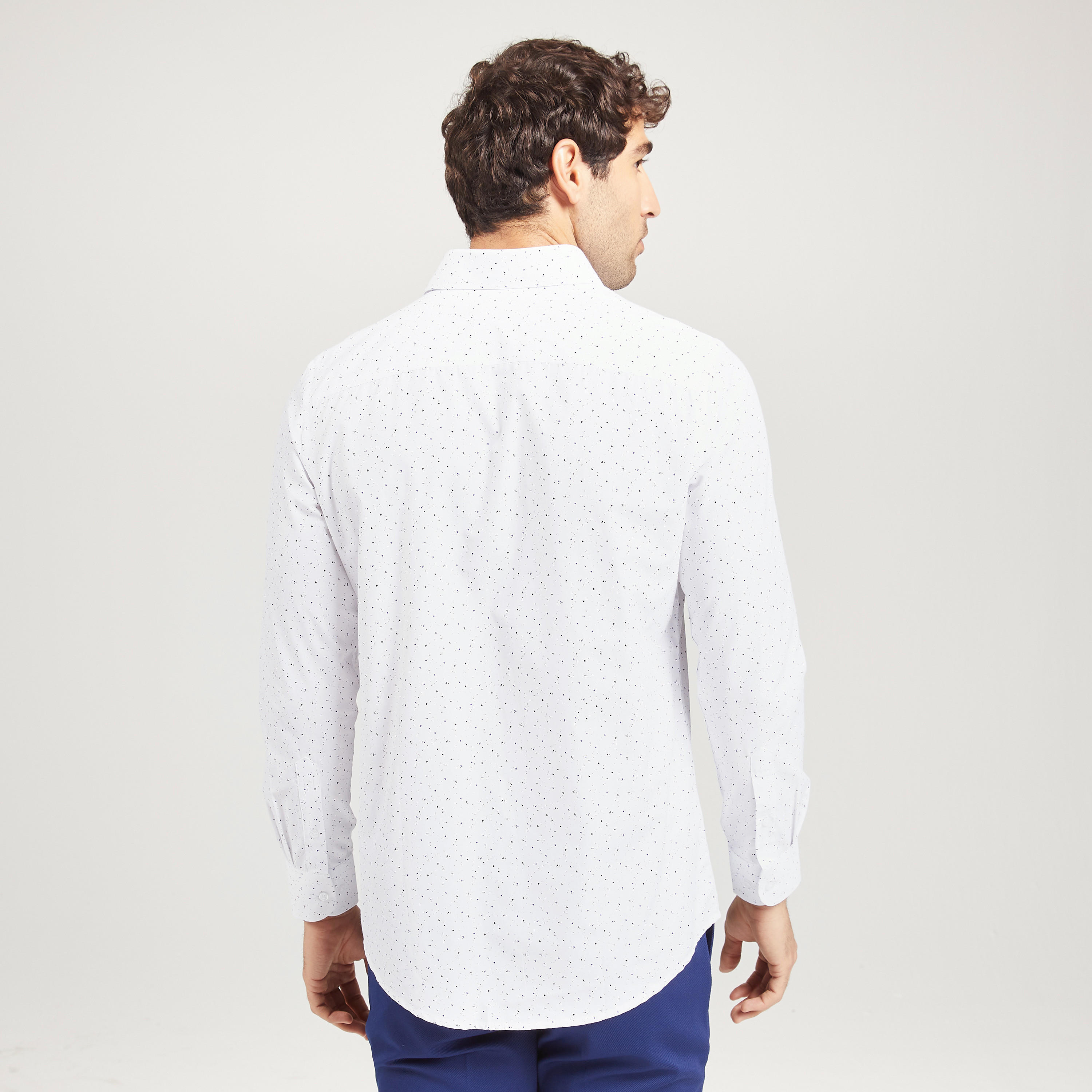 قميص رسمي بأكمام طويلة وجيب على الصدر وطبعات-men-clothing-shirts-image-4