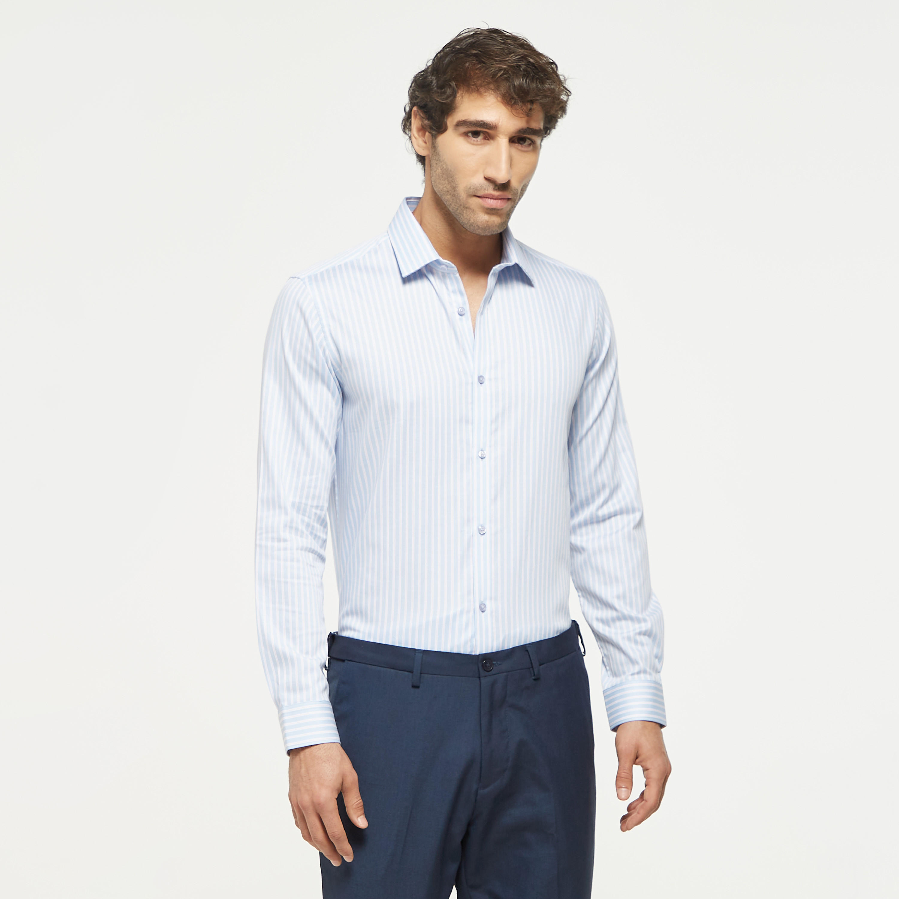 قميص مقلّم بأكمام طويلة وياقة عادية وأزرار-men-clothing-shirts-image-1