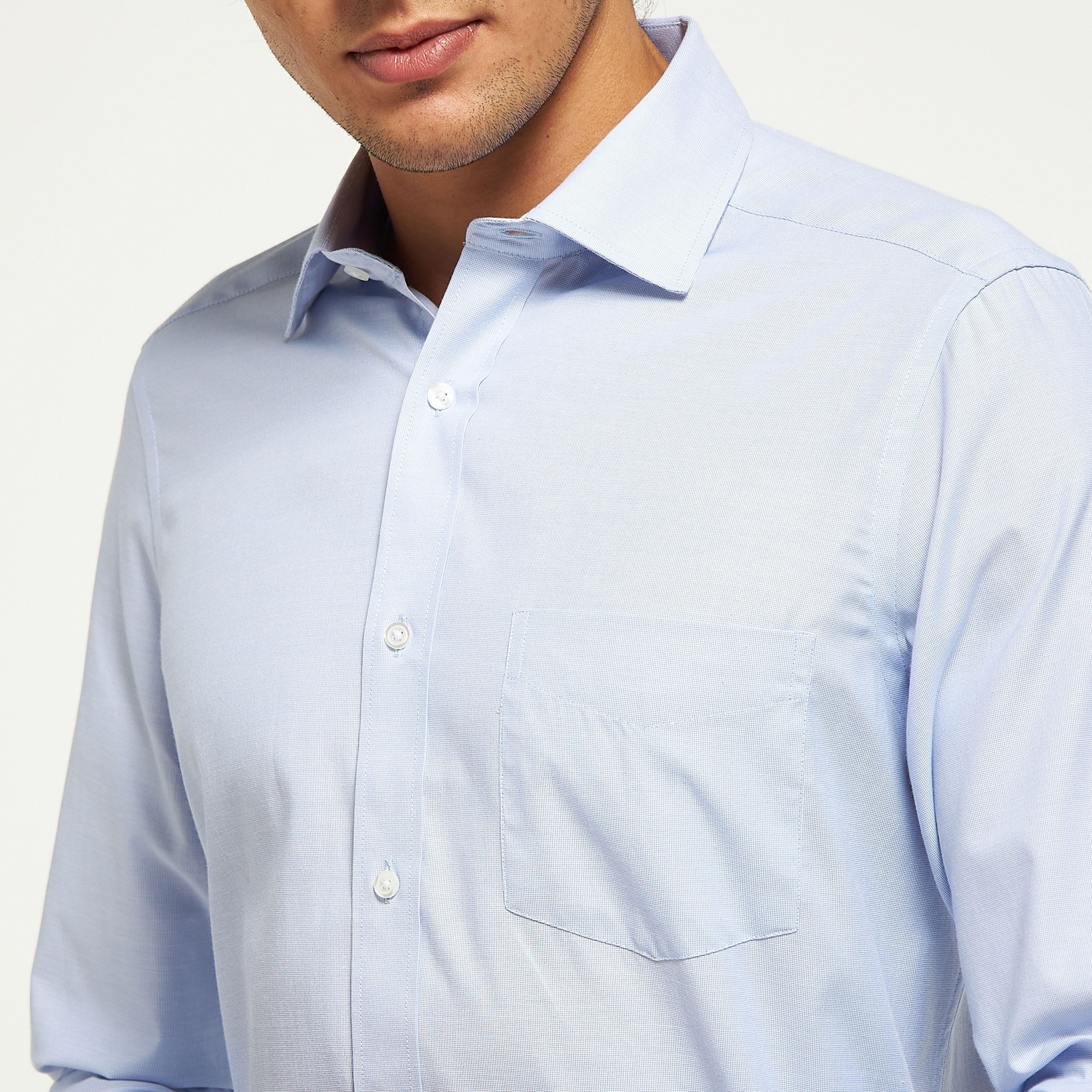 قميص رسمي سادة سهل الكي بأكمام طويلة وجيوب-men-clothing-shirts-image-1