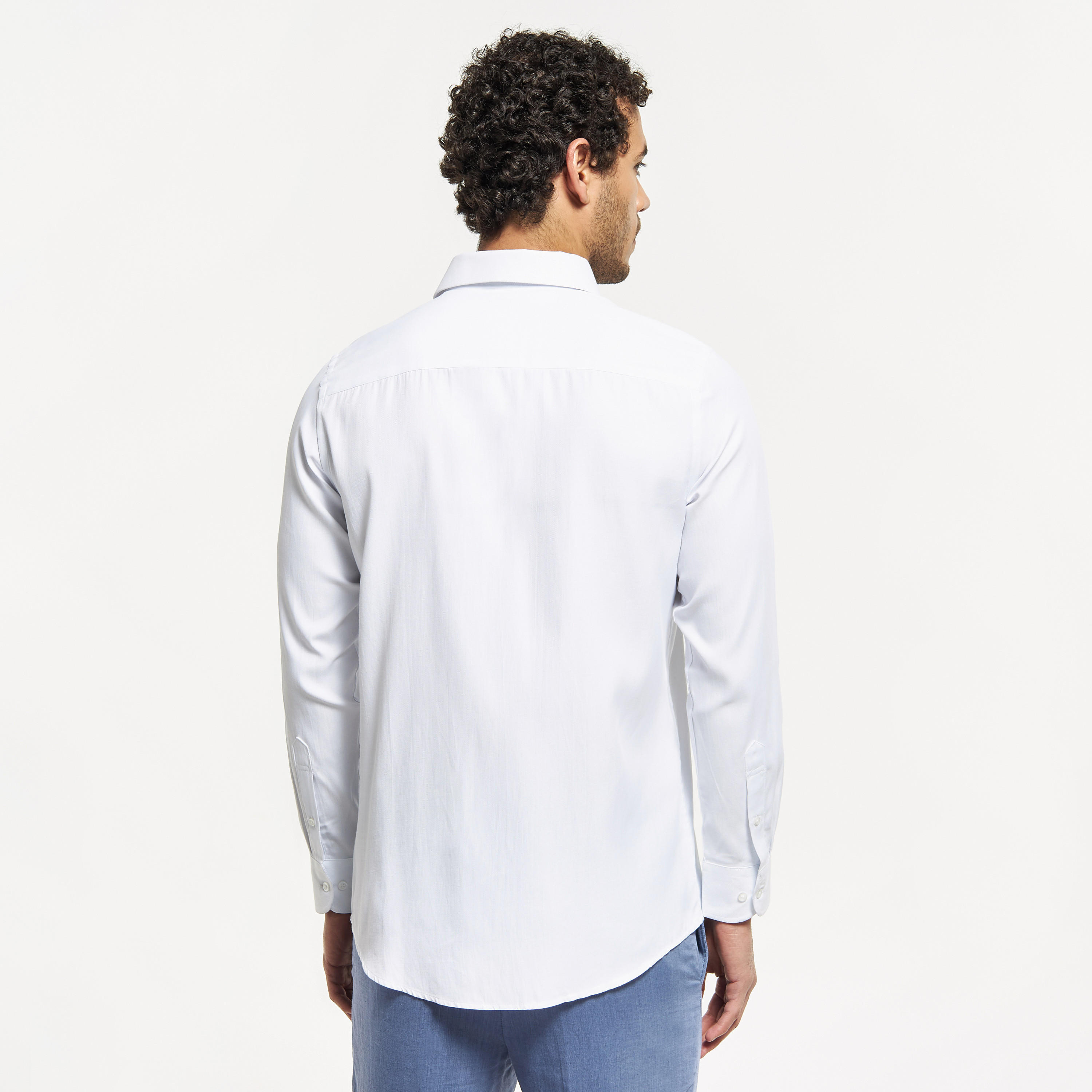 قميص سادة سهل الكي بأكمام طويلة وجيب على الصدر-men-clothing-shirts-image-3