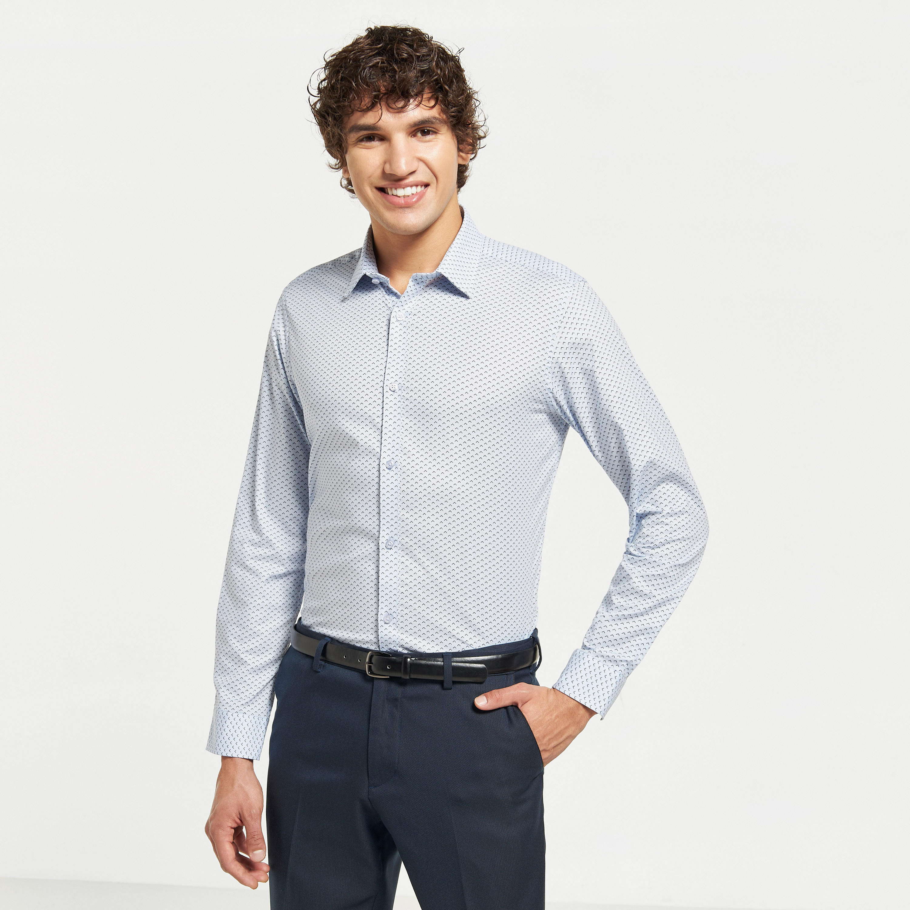 قميص بياقة عادية وأكمام طويلة وطبعات-men-clothing-shirts-image-4