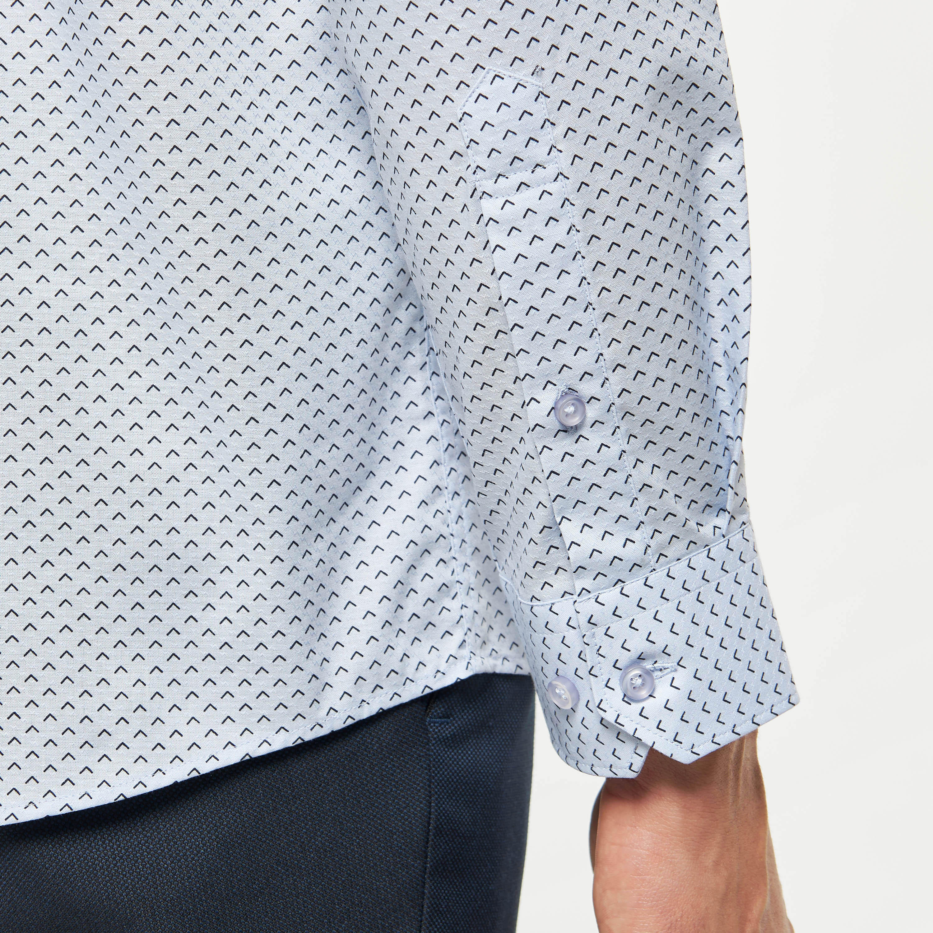 قميص بياقة عادية وأكمام طويلة وطبعات-men-clothing-shirts-image-1