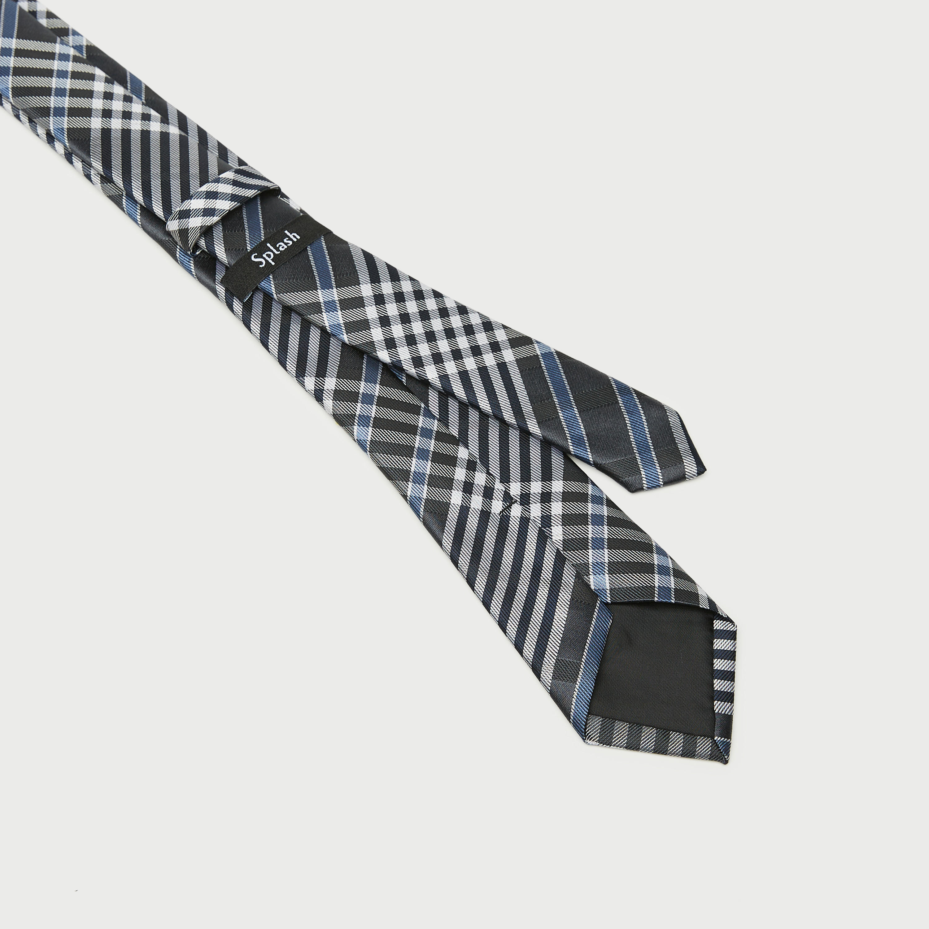 ربطة عنق كاروهات بحلقة تثبيت-men-tiesandcufflinks-pocketsquares-image-1