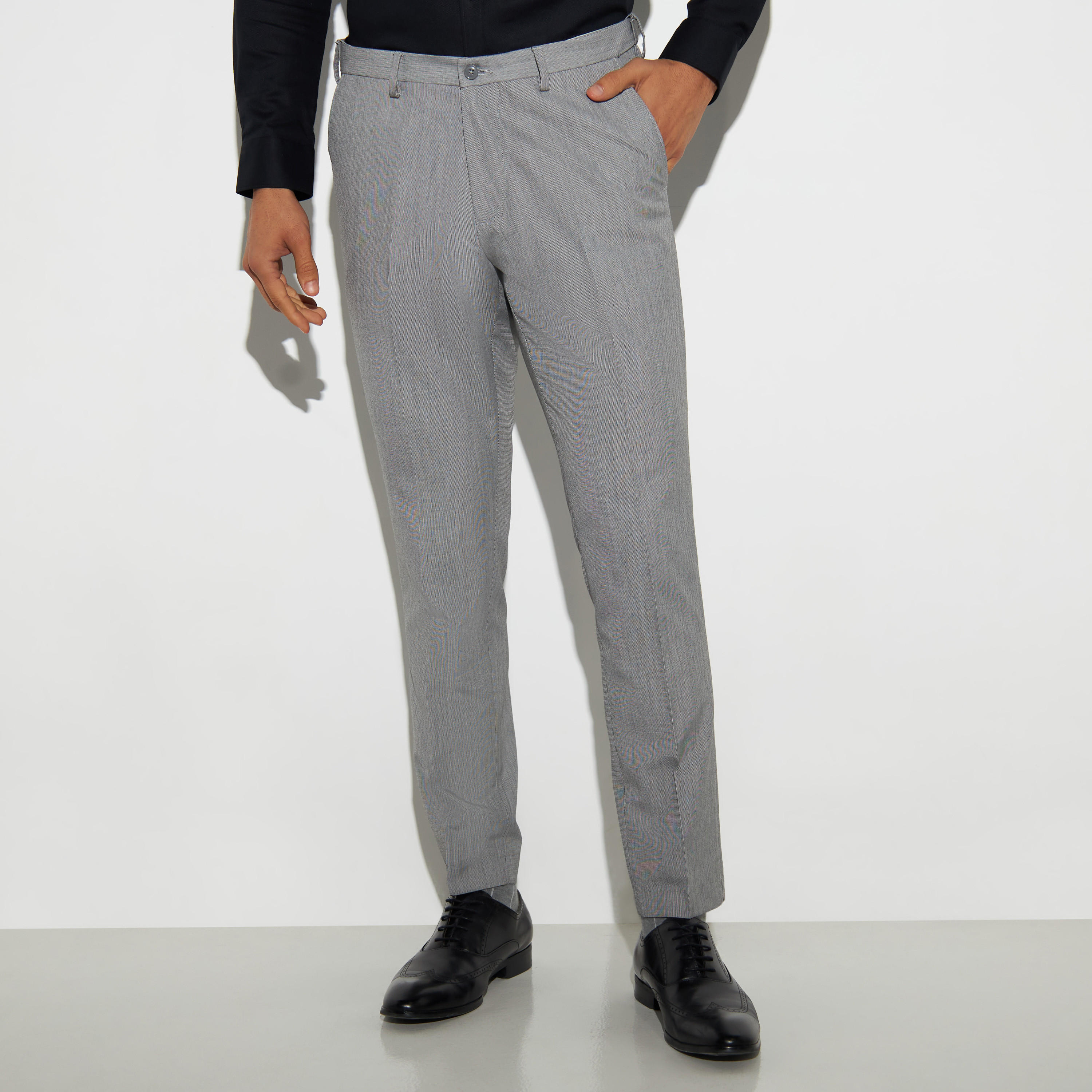 بنطلون رسمي بارز الملمس بقصّة سليم وجيوب-men-clothing-bottoms-trousersandchinos-trousers-image-1