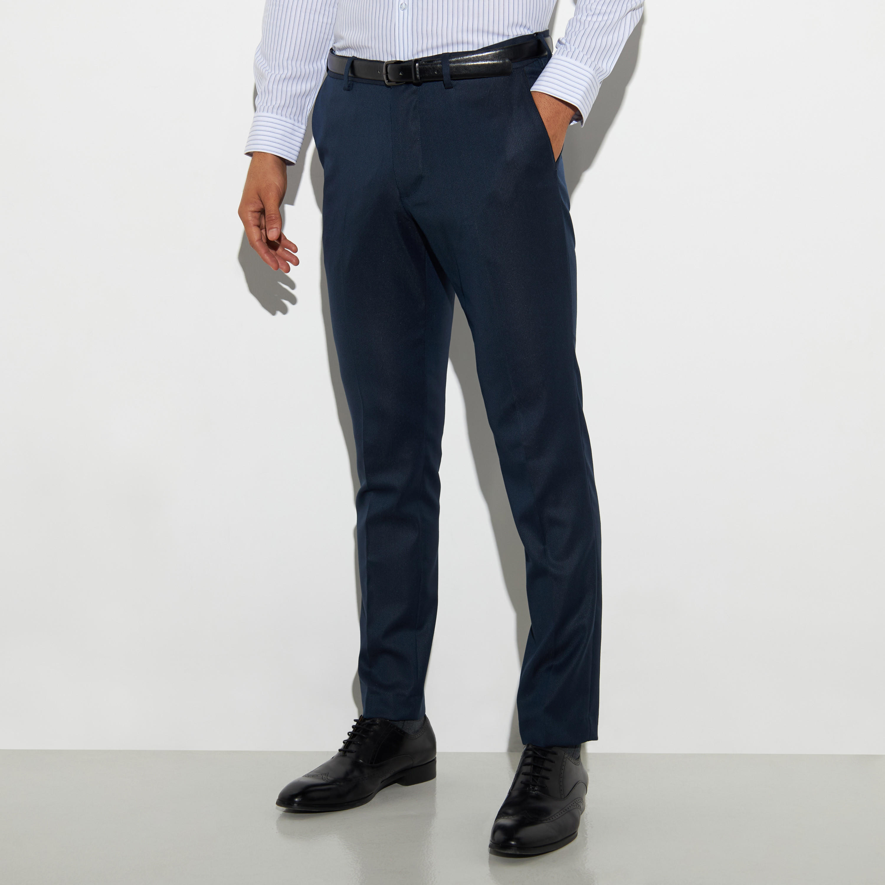 بنطلون رسمي سادة بجيوب وحزام-men-clothing-bottoms-trousersandchinos-trousers-image-4