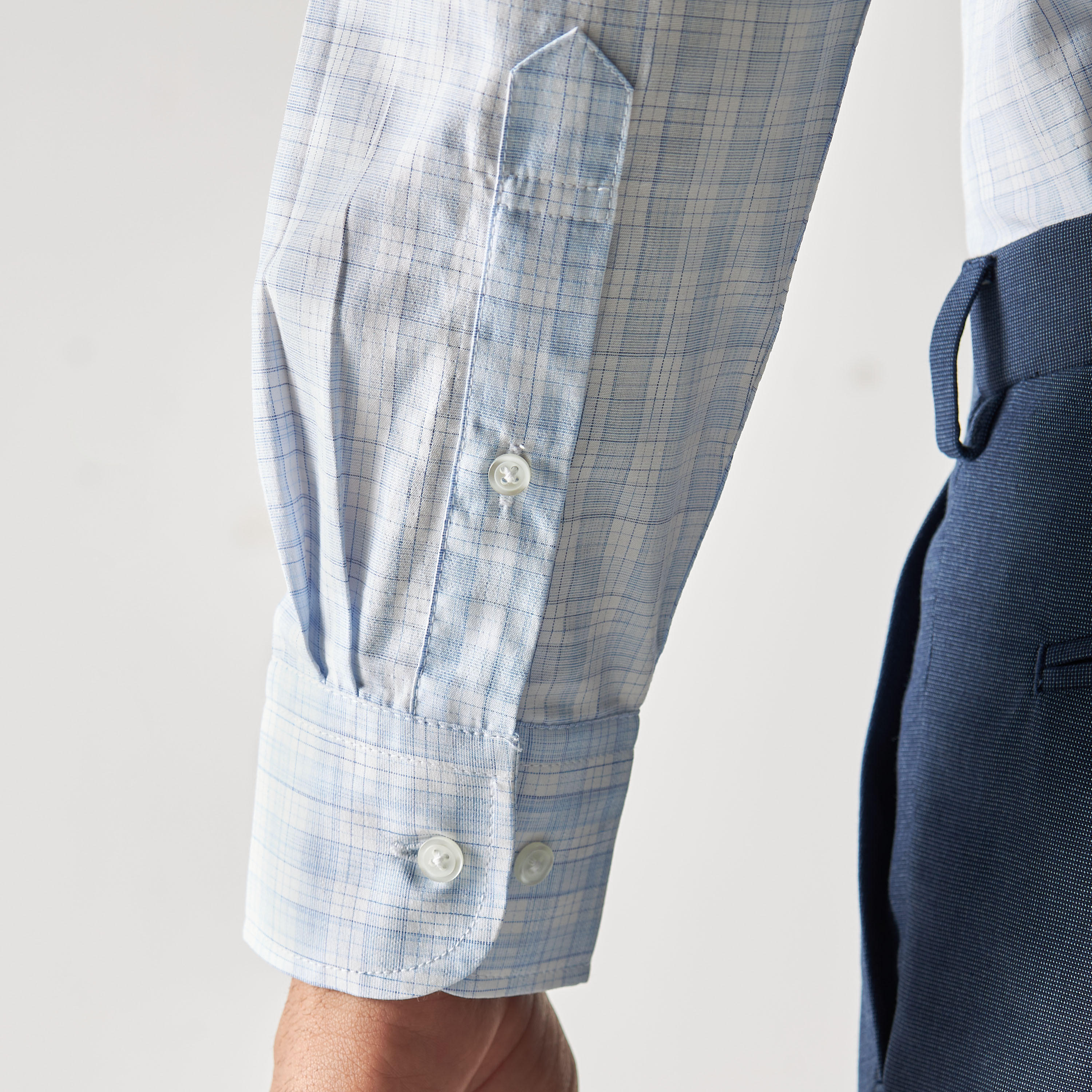 قميص سهل الكي كاروهات بجيب وأكمام طويلة-men-clothing-shirts-image-5