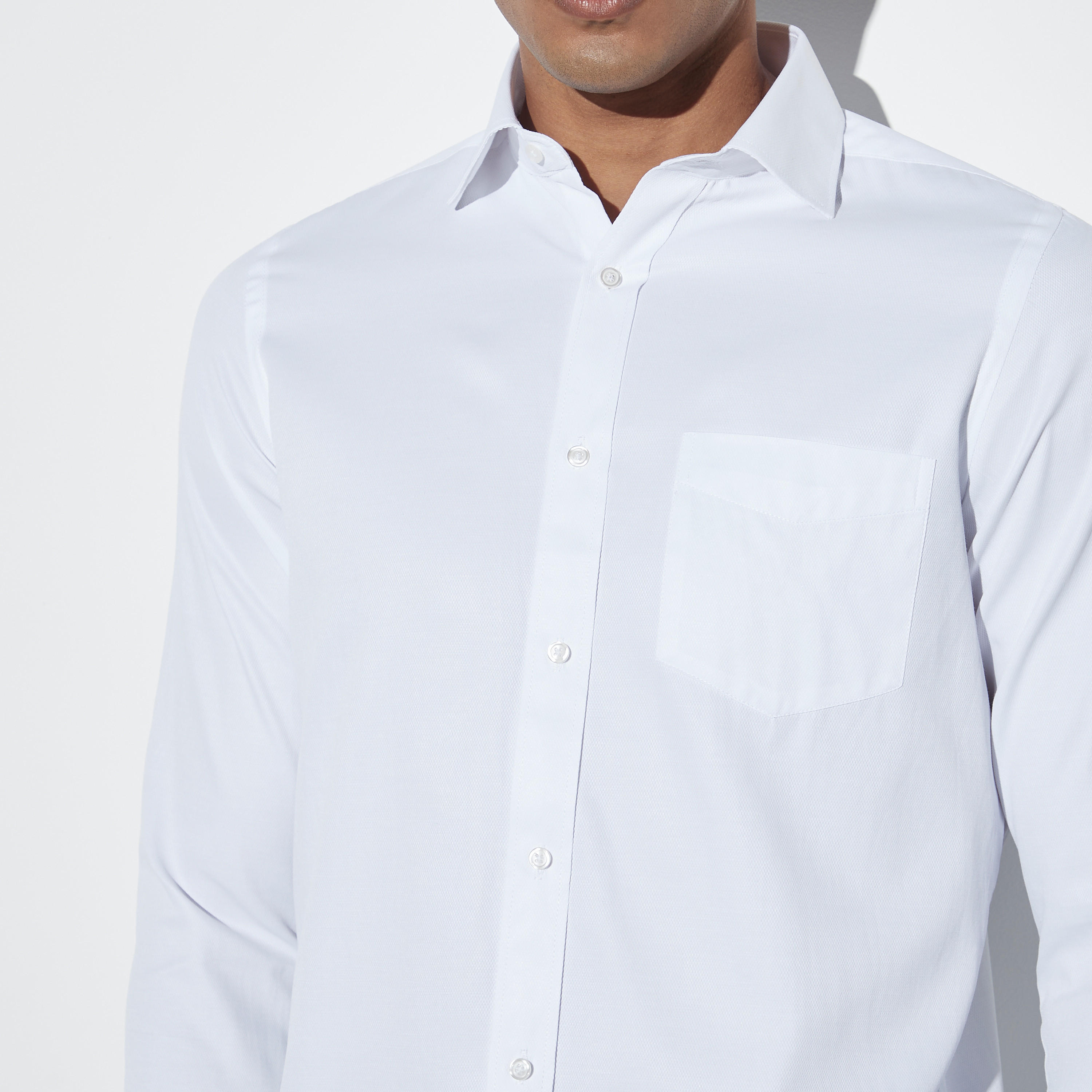 قميص سادة سهل الكي بأكمام طويلة وجيب على الصدر-men-clothing-shirts-image-4