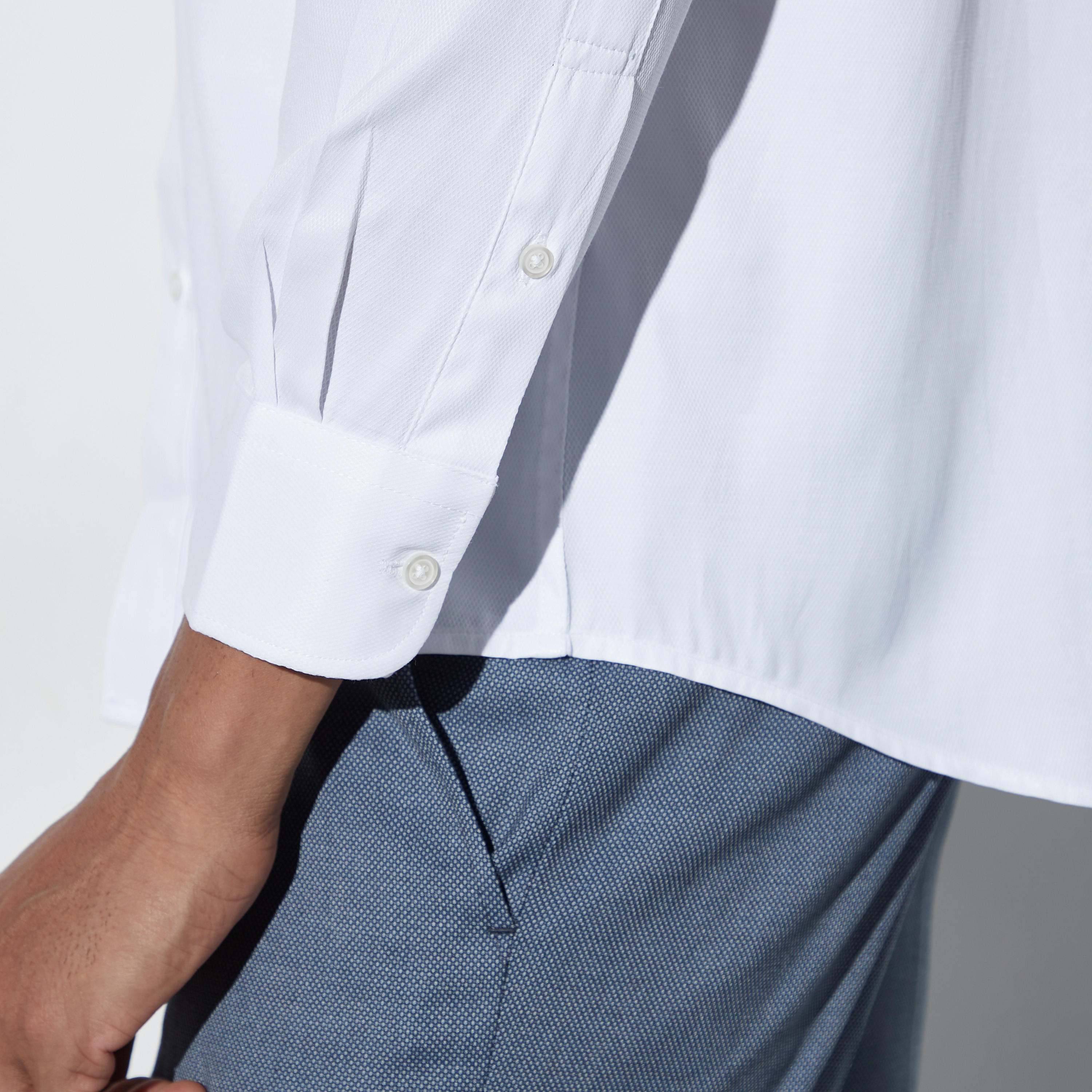 قميص سادة سهل الكي بأكمام طويلة وجيب على الصدر-men-clothing-shirts-image-5