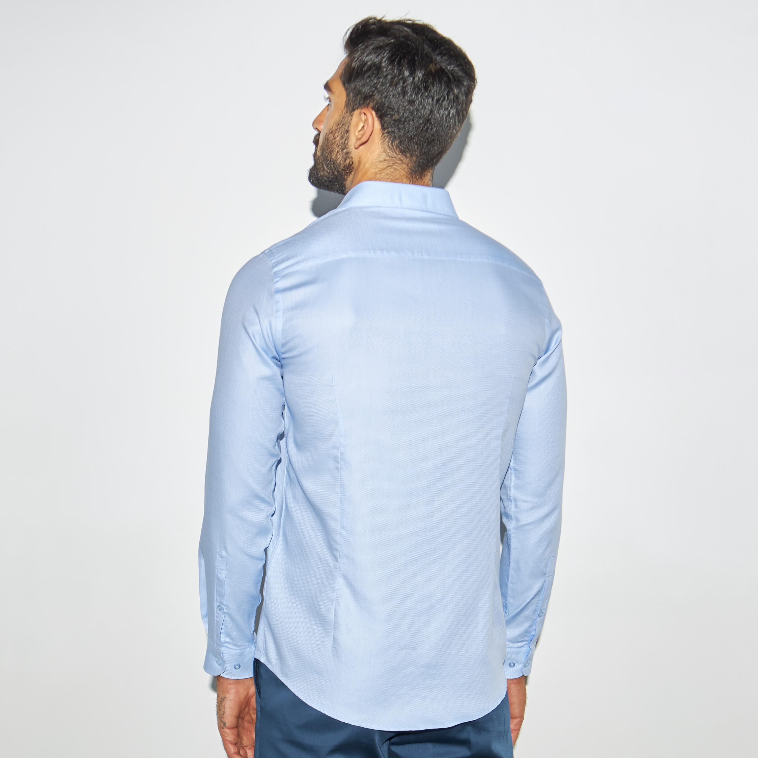 قميص مستدام بارز الملمس بقصّة سليم وأكمام طويلة-men-clothing-shirts-image-3
