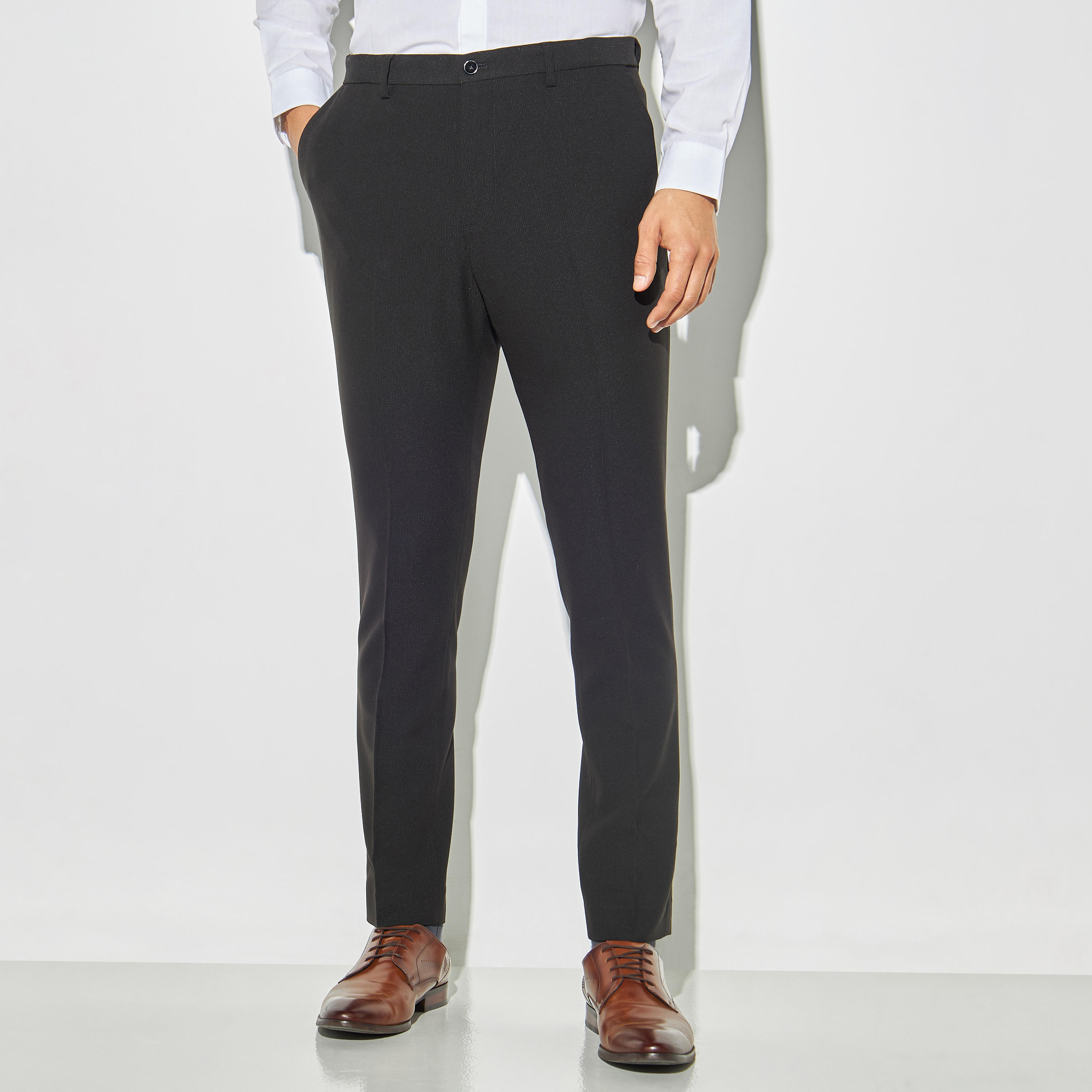 بنطلون رسمي بارز اللملمس بجيوب-men-clothing-bottoms-trousersandchinos-trousers-image-4