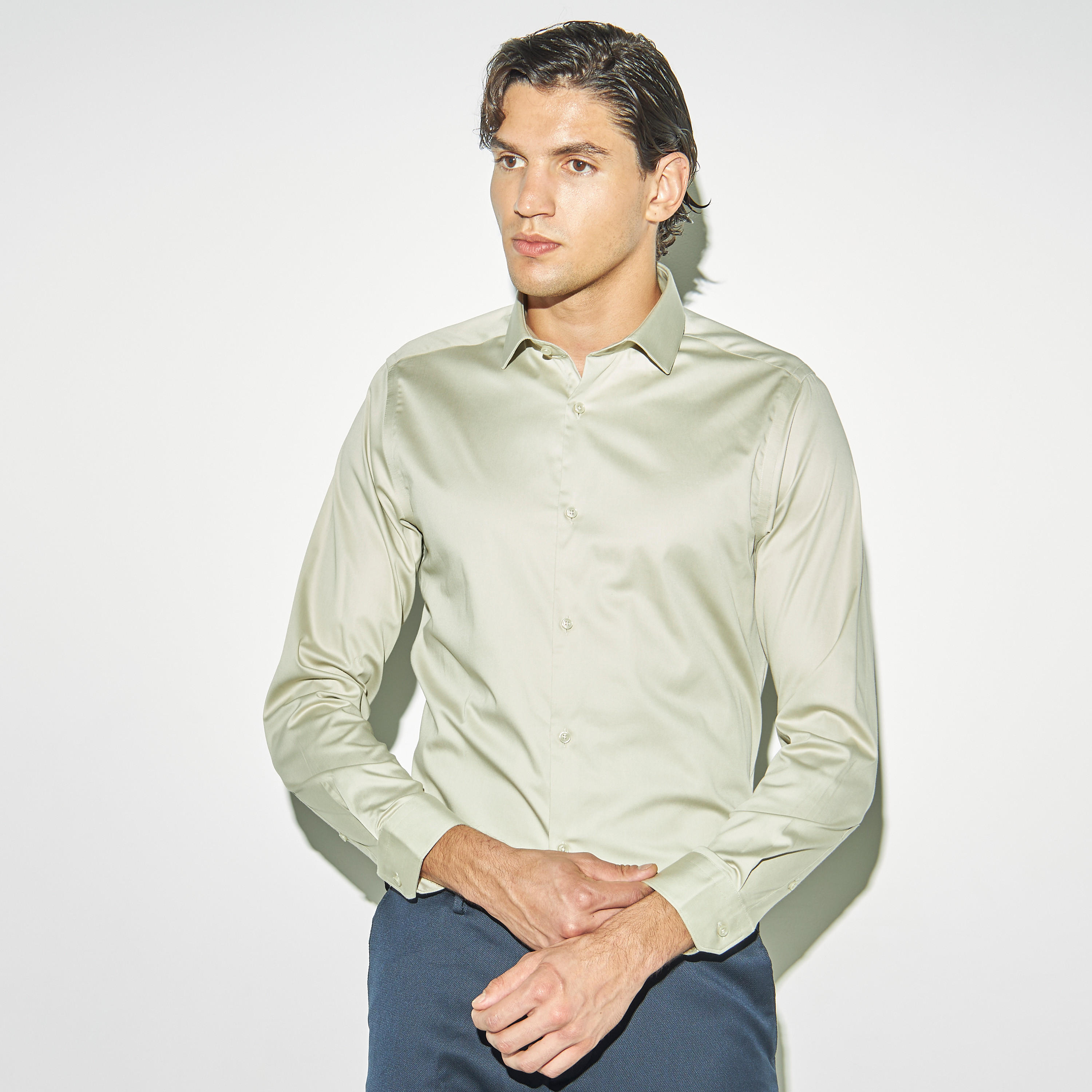 قميص سادة بقصّة سليم وأكمام طويلة-men-clothing-shirts-image-5