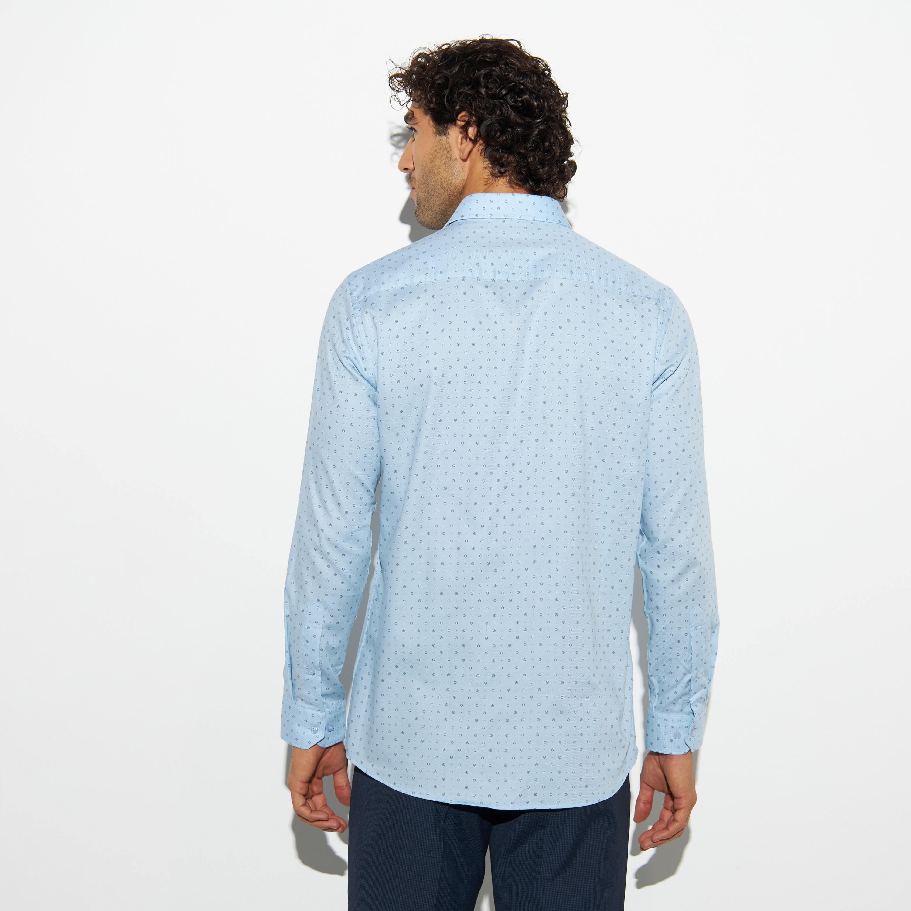 قميص بطبعات وأكمام طويلة-men-clothing-shirts-image-3