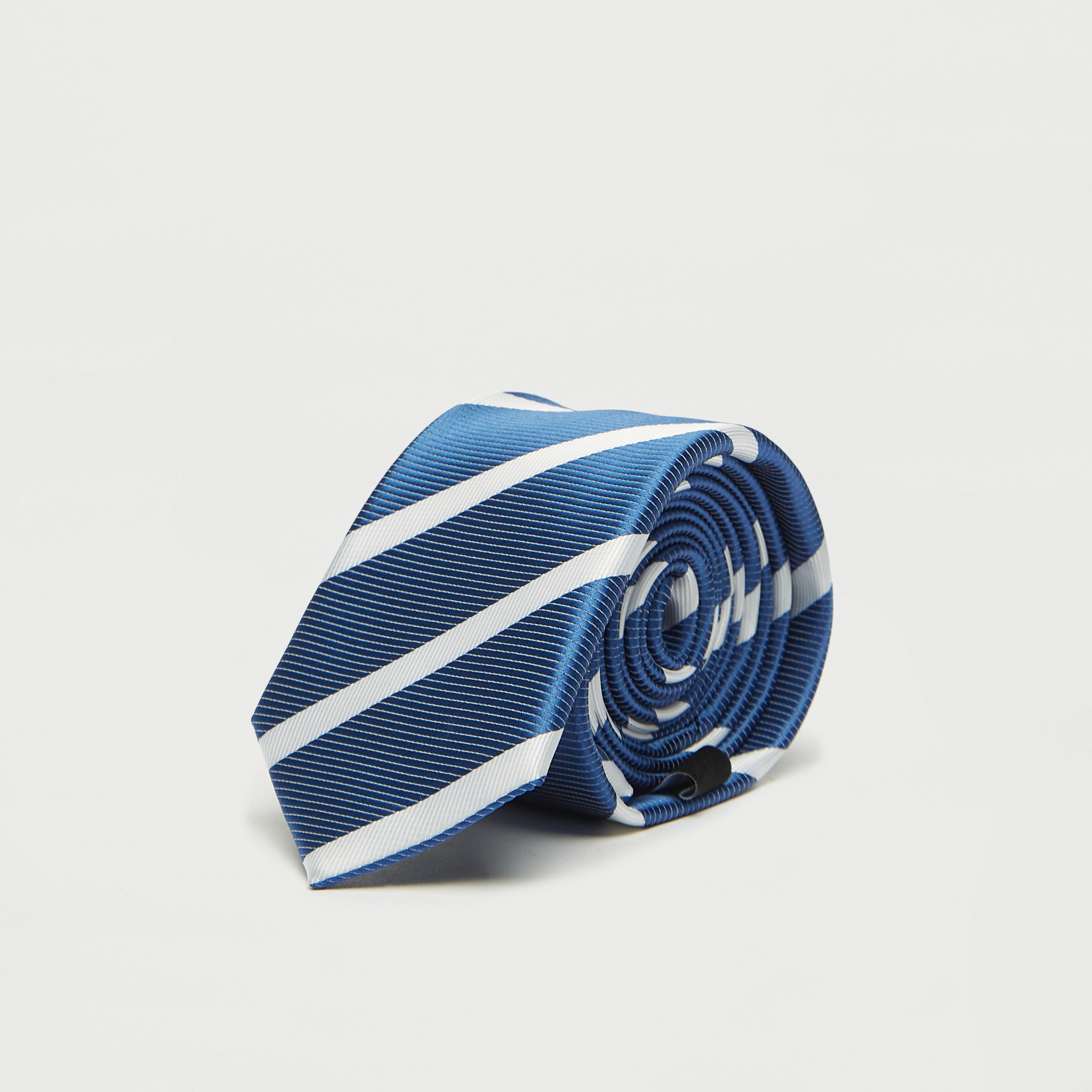 ربطة عنق رسميّة بارزة الملمس ومخططة مع حلقة تثبيت-men-tiesandcufflinks-pocketsquares-image-2