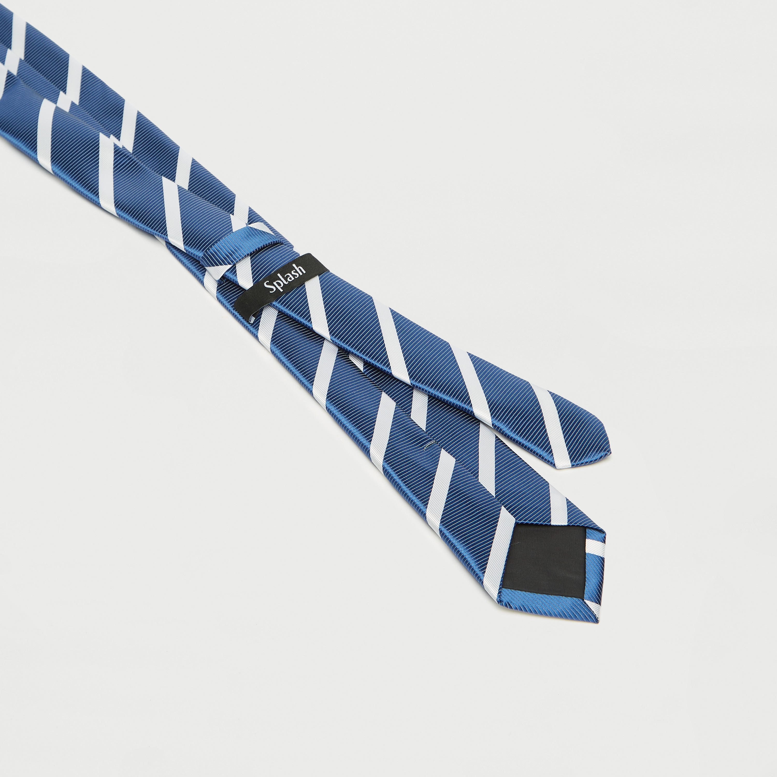 ربطة عنق رسميّة بارزة الملمس ومخططة مع حلقة تثبيت-men-tiesandcufflinks-pocketsquares-image-1