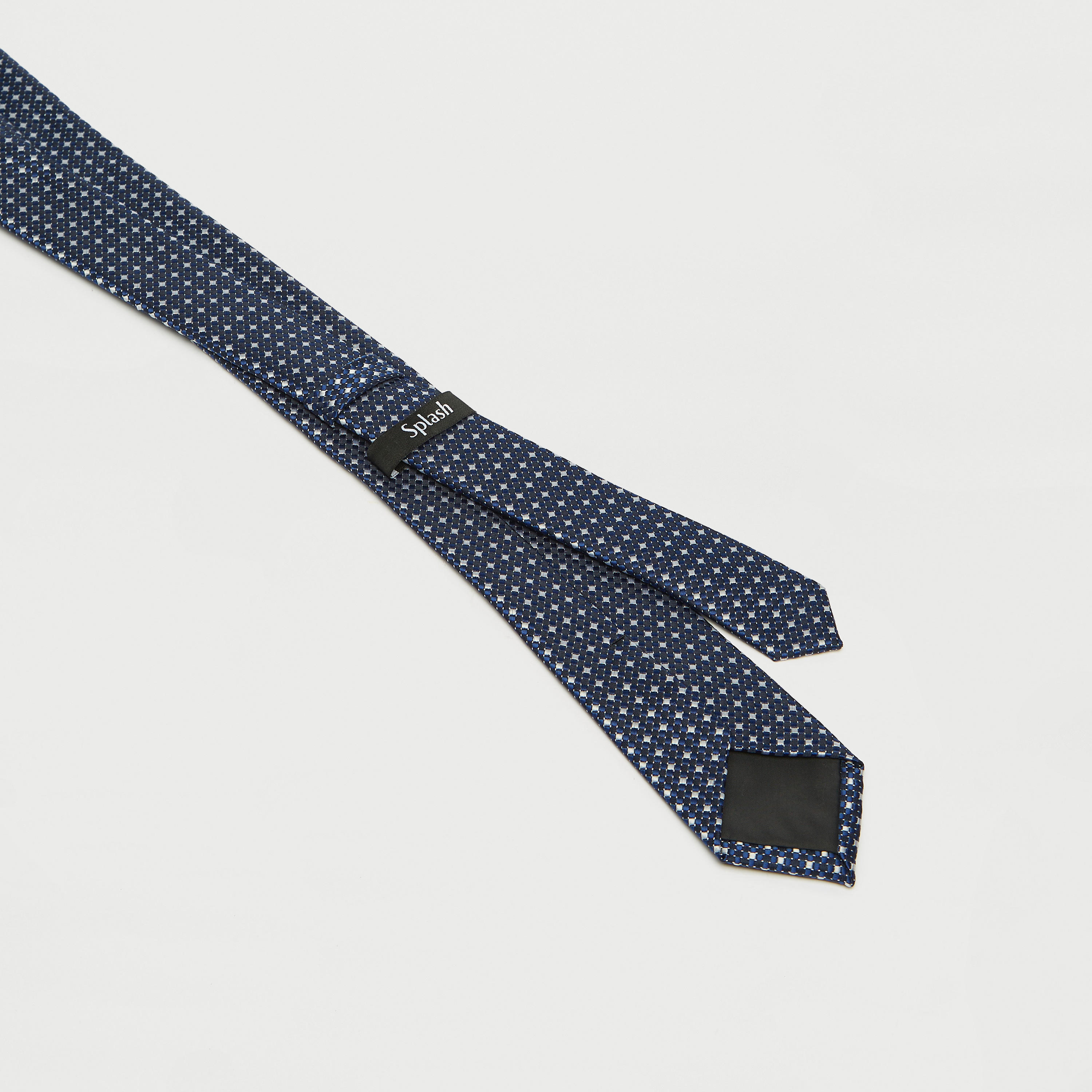 ربطة عنق رسميّة بارزة الملمس مع حلقة تثبيت-men-tiesandcufflinks-pocketsquares-image-1
