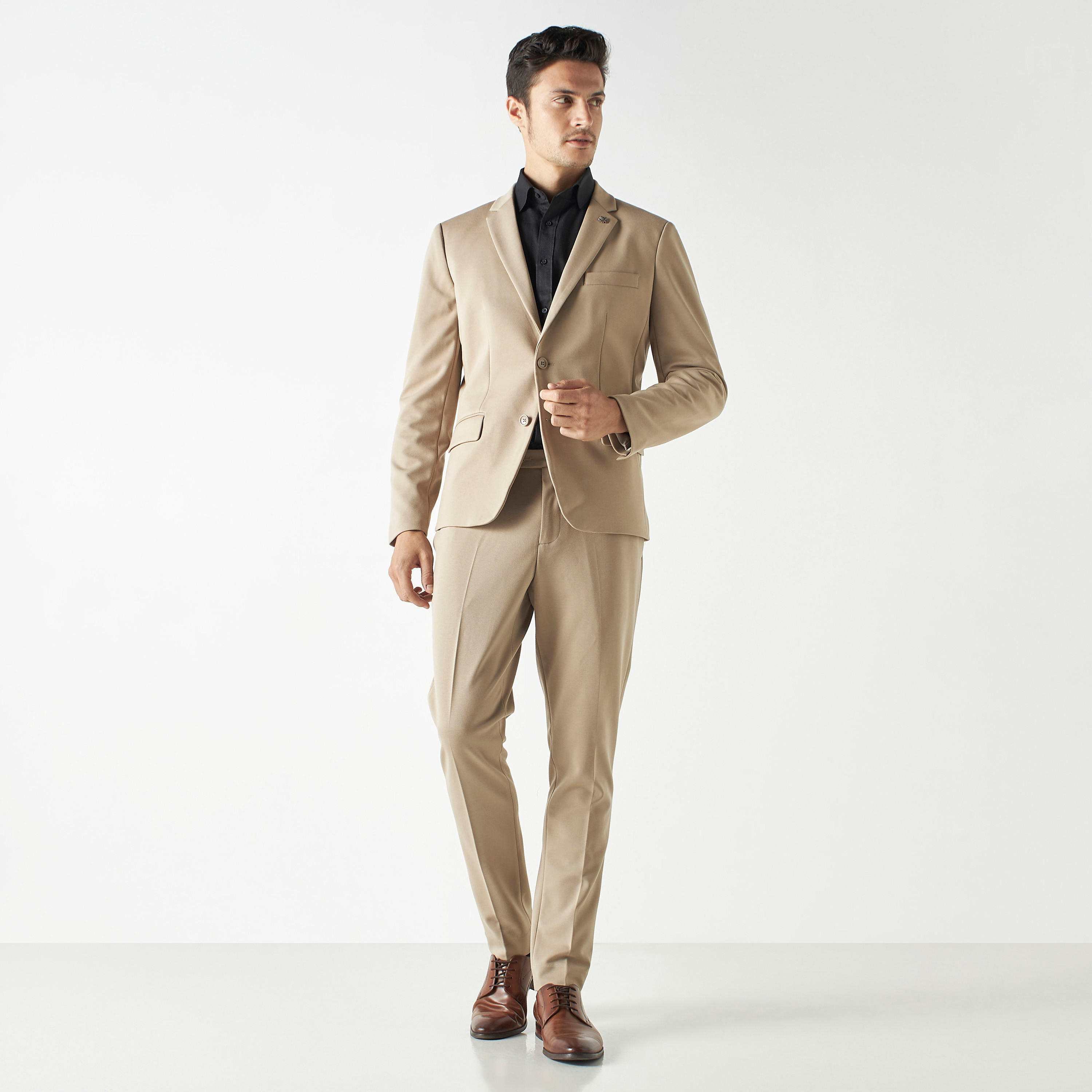 جاكيت بليزر بياقة مطوية وجيوب بطية-men-winterwear-jacketsandblazers-image-2