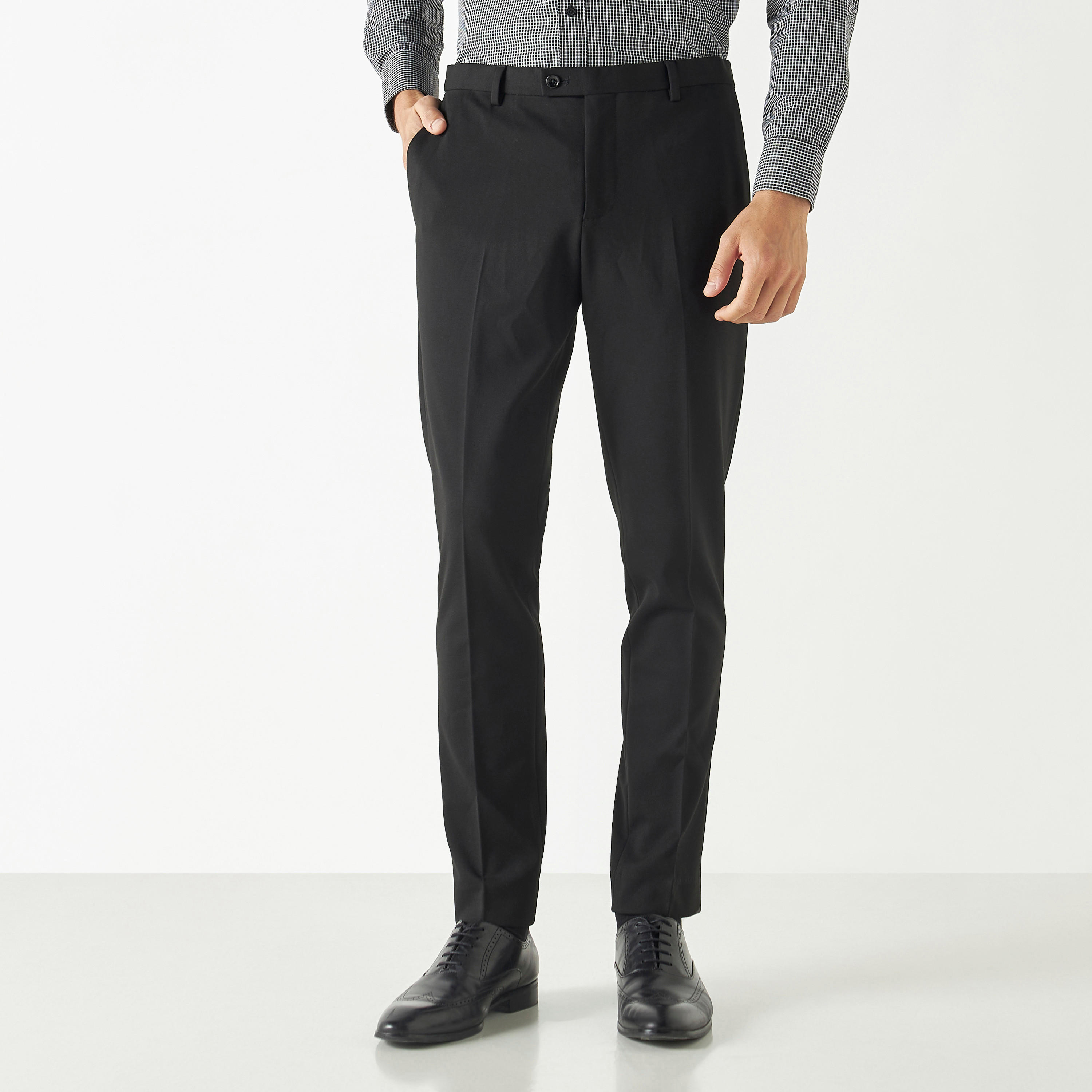 بنطلون بخصر مرن وجيوب-men-clothing-bottoms-trousersandchinos-trousers-image-1