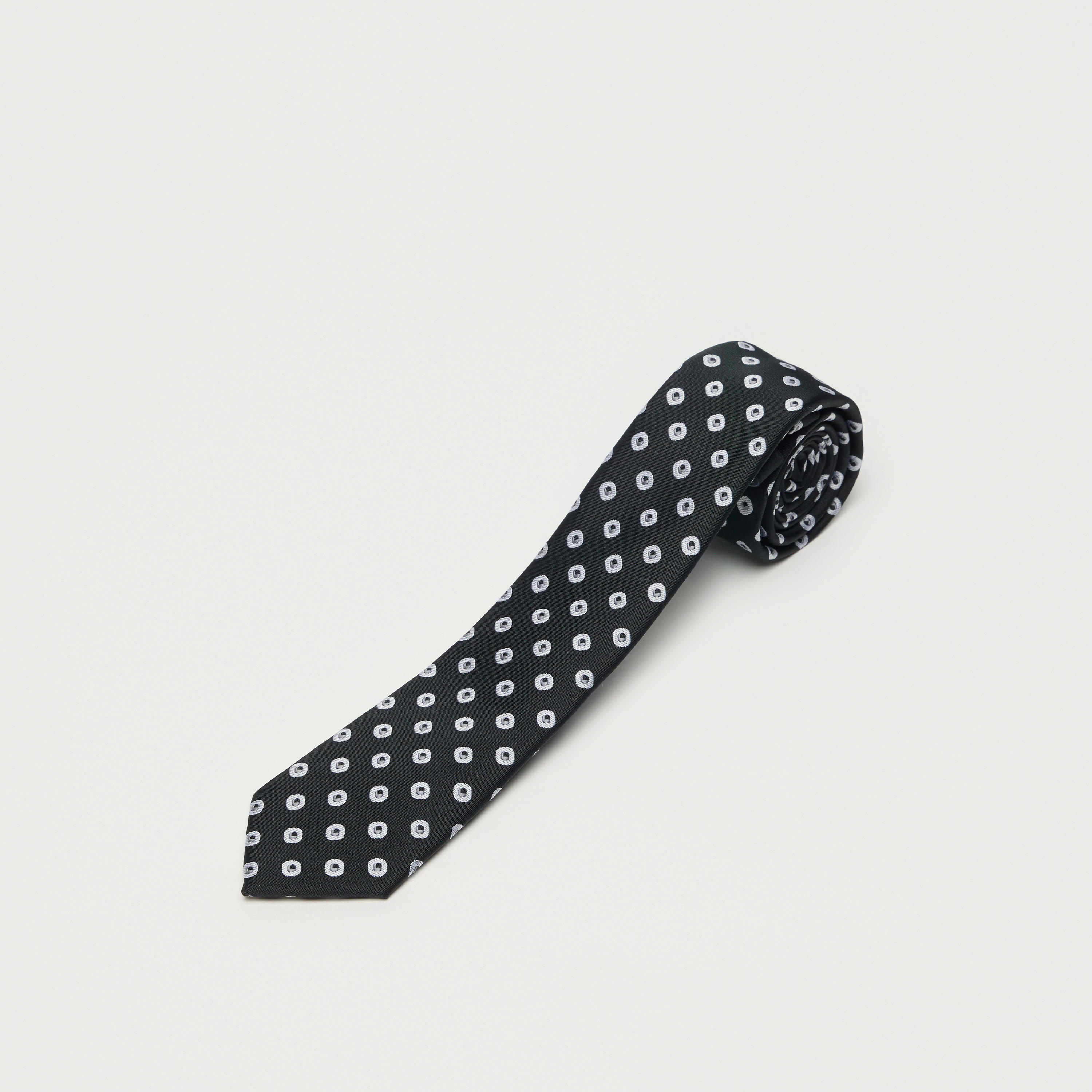 ربطة عنق بِطبعات وحلقة تثبيت-men-tiesandcufflinks-pocketsquares-image-4