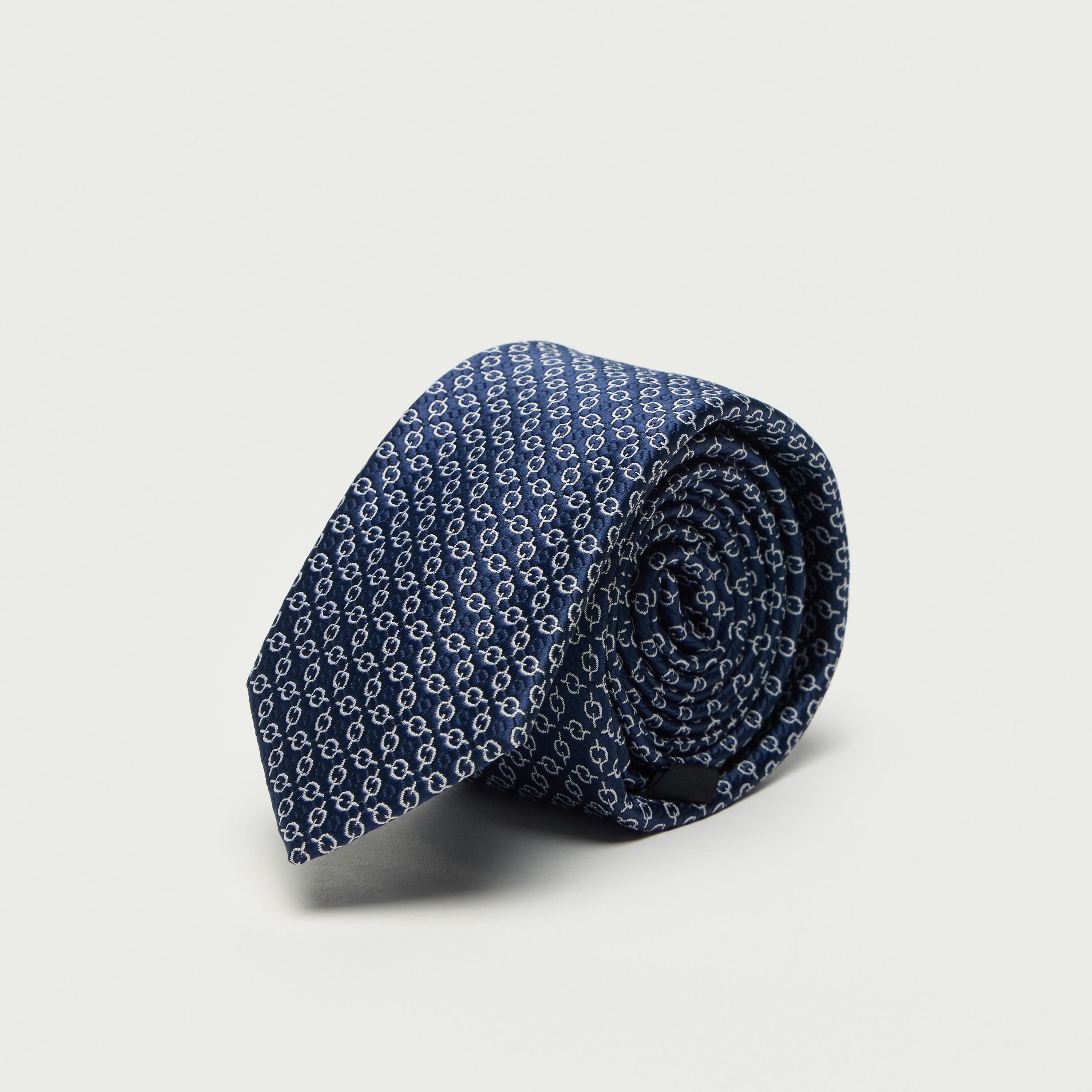 ربطة عنق بِطبعات وحلقة تثبيت-men-tiesandcufflinks-pocketsquares-image-8