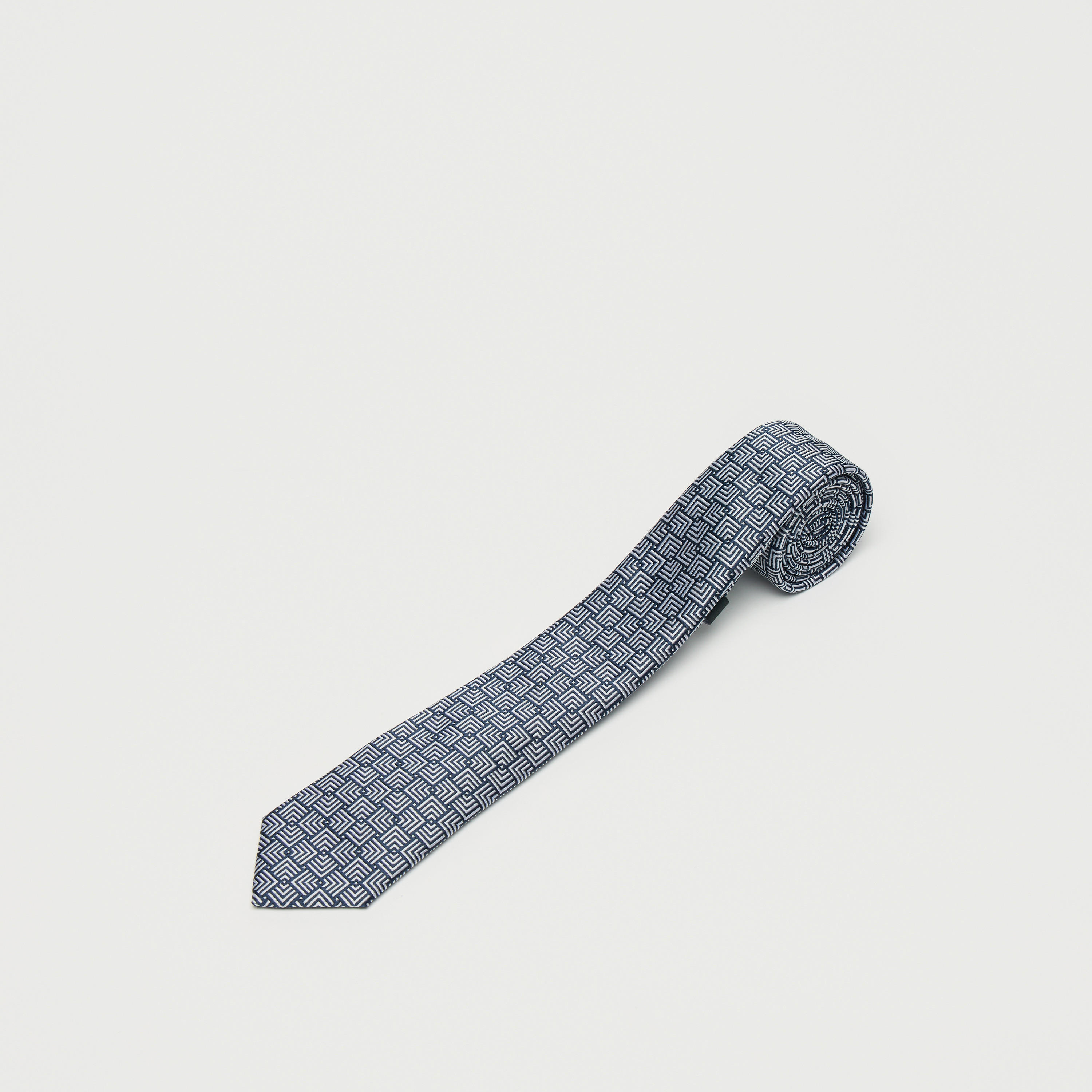 ربطة عنق بِطبعات وحلقة تثبيت-men-tiesandcufflinks-pocketsquares-image-1