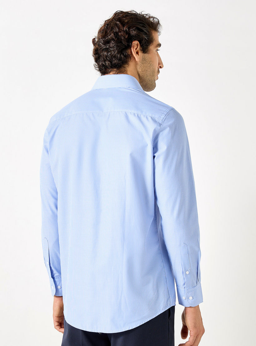 قميص مقلم بقصّة عادية وأكمام طويلة بجيب على الصدر-men-clothing-shirts-image-3