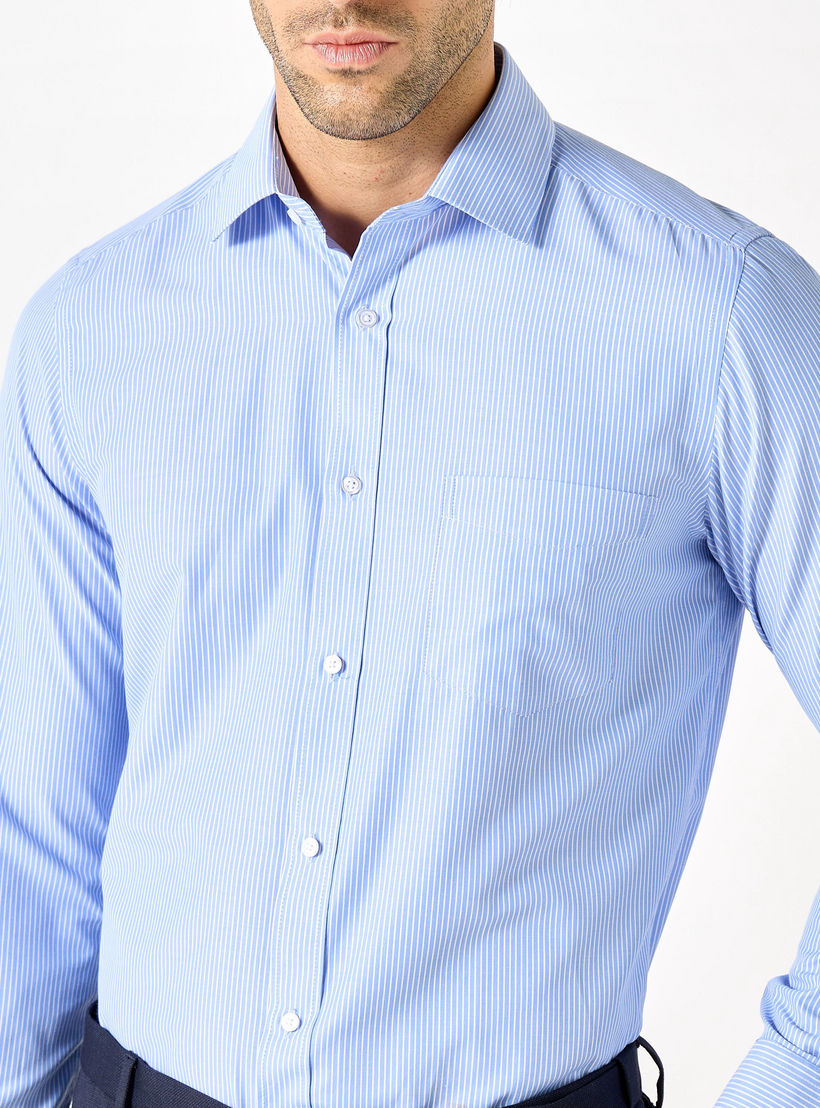 قميص مقلم بقصّة عادية وأكمام طويلة بجيب على الصدر-men-clothing-shirts-image-4