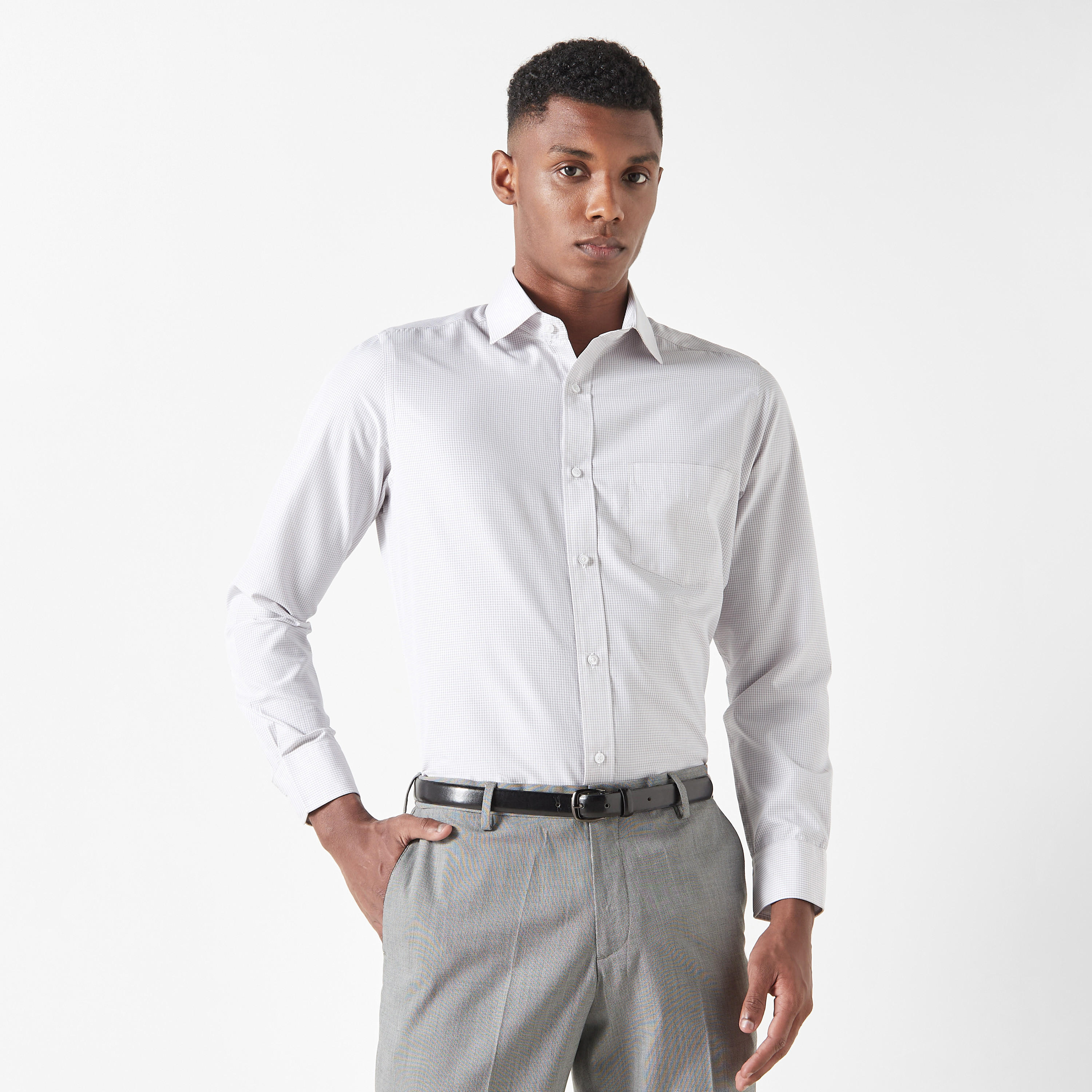 قميص كاروهات بأكمام طويلة وقصّة عادية وياقة-men-clothing-shirts-image-1