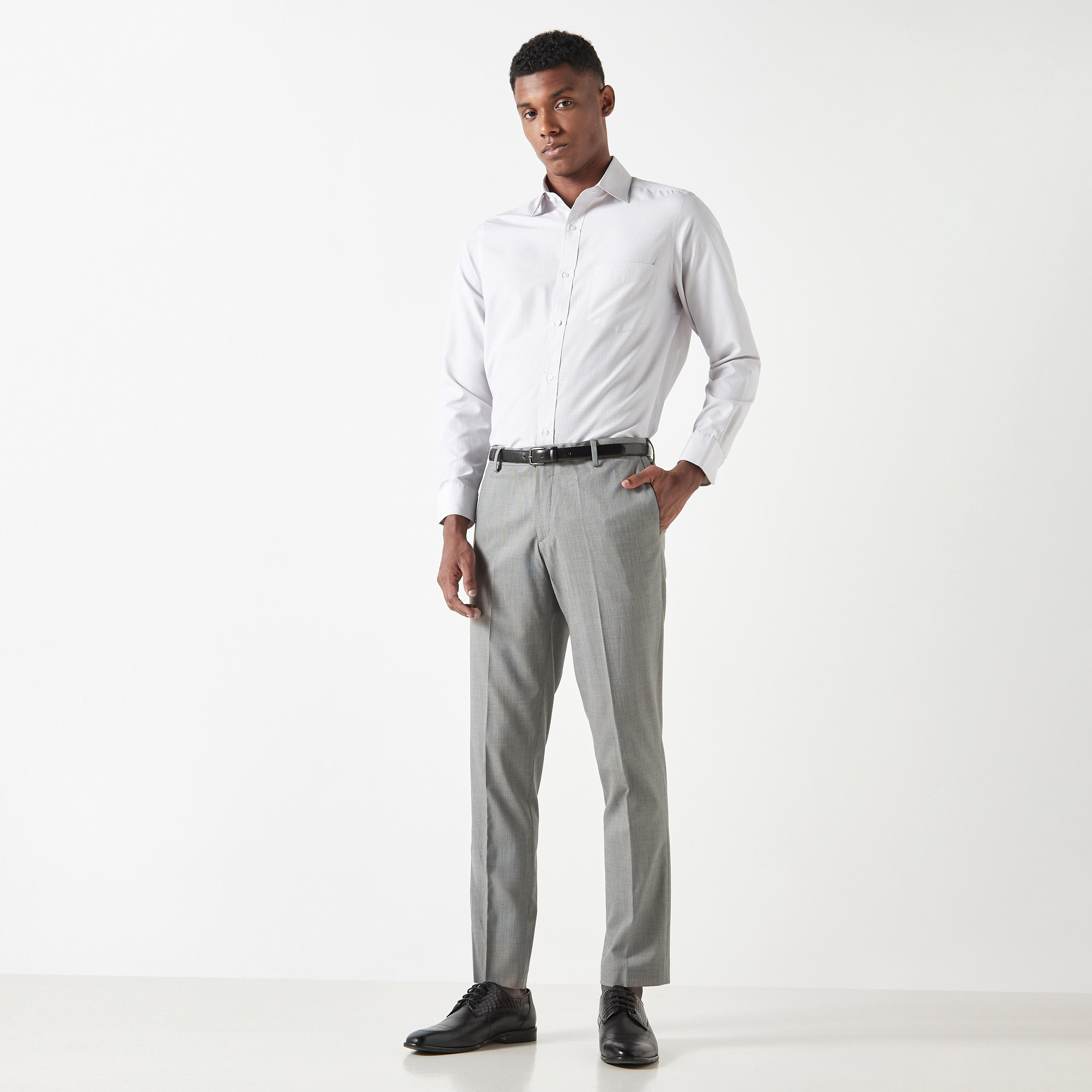 قميص كاروهات بأكمام طويلة وقصّة عادية وياقة-men-clothing-shirts-image-2
