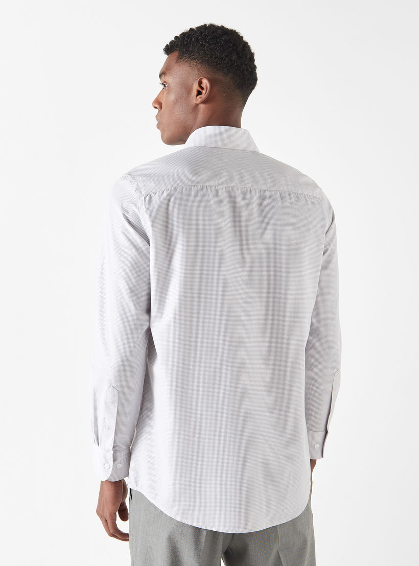 قميص كاروهات بأكمام طويلة وقصّة عادية وياقة-men-clothing-shirts-image-3