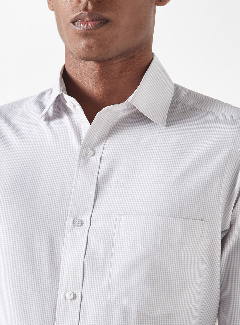 قميص كاروهات بأكمام طويلة وقصّة عادية وياقة-men-clothing-shirts-image-4